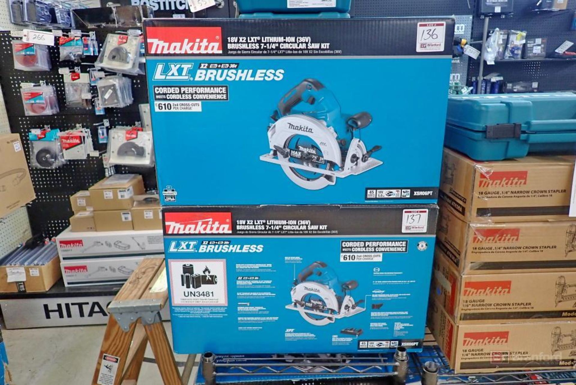 Makita 18V X2 LXT Lithium-Ion (36V) Brushless 7-1/4" Circular Saw Kit - Image 2 of 7