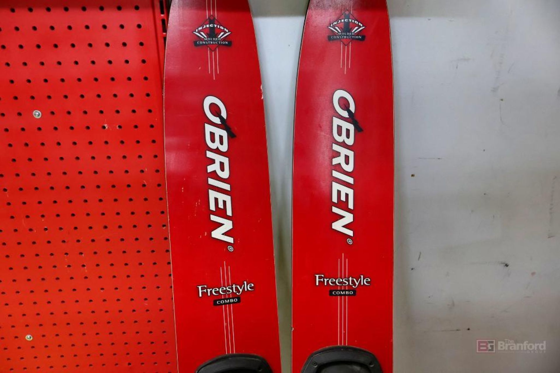Set of O'Brien Freestyle Combo Water Ski's - Image 2 of 4