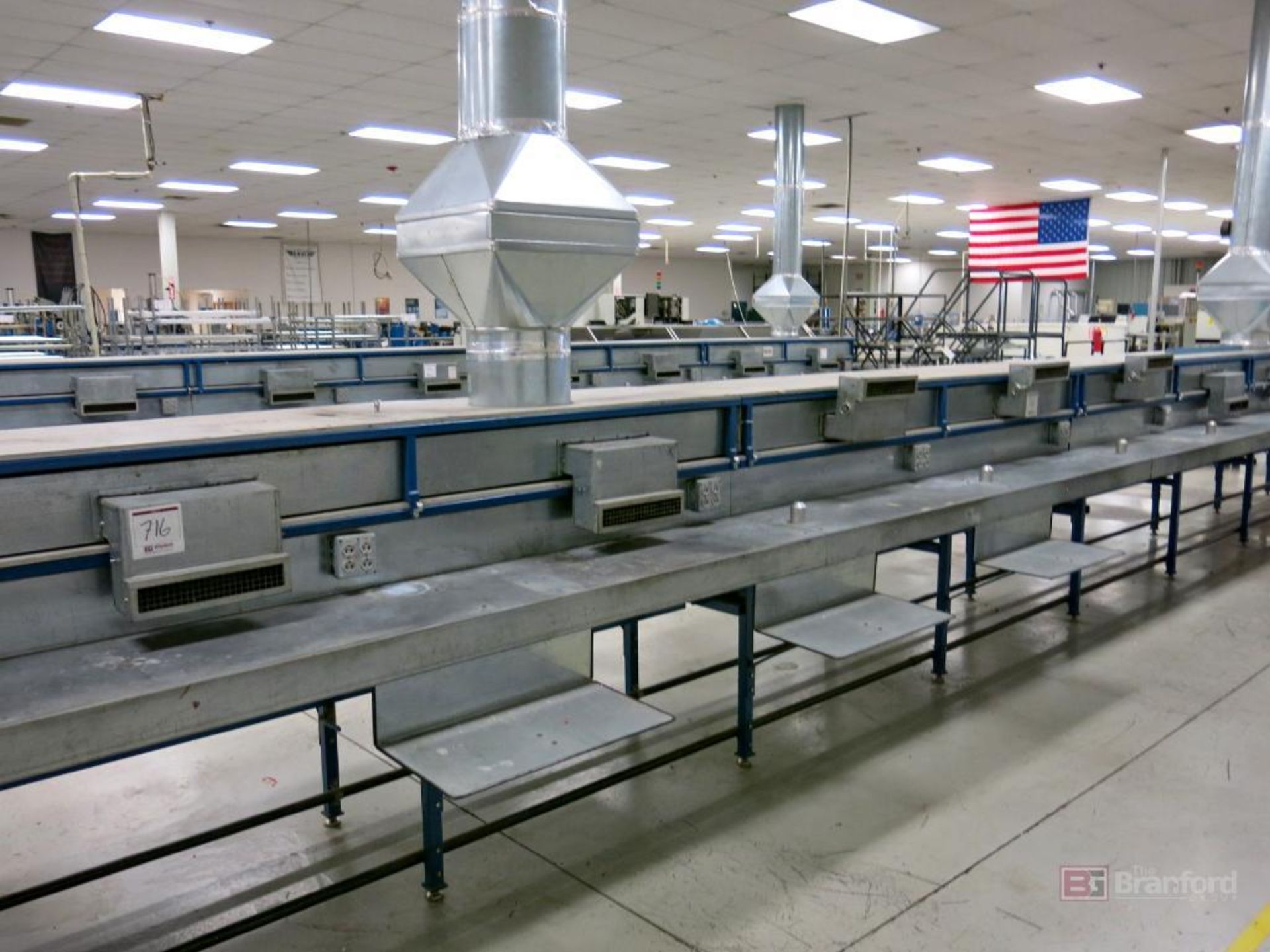Approx. 36' Double Sided 16-Person Solder Workstations w/ Updraft Vents - Image 4 of 5