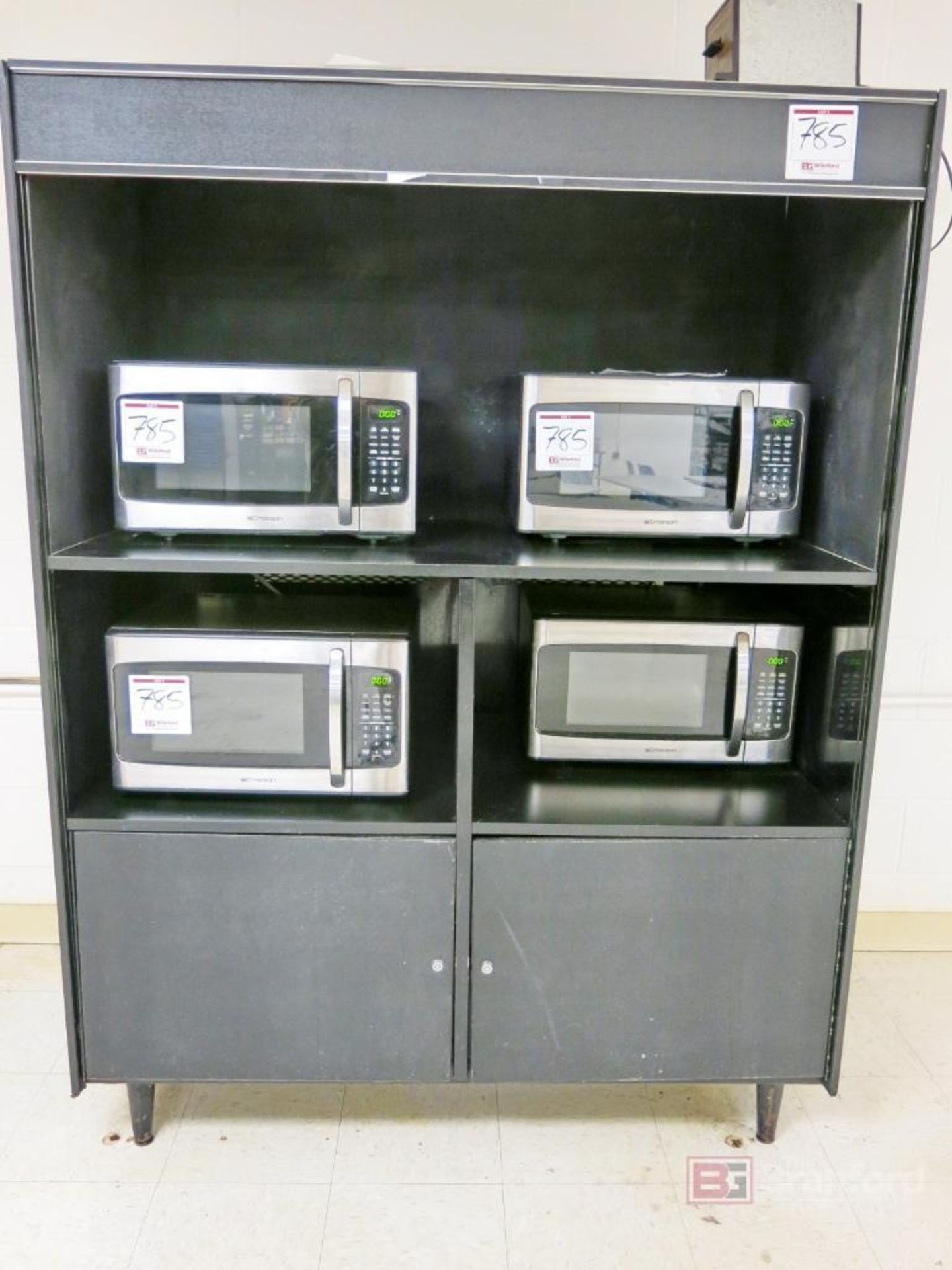 (2) Kelbinator Refrigerator/Freezers, (4) Microwaves, - Image 3 of 5