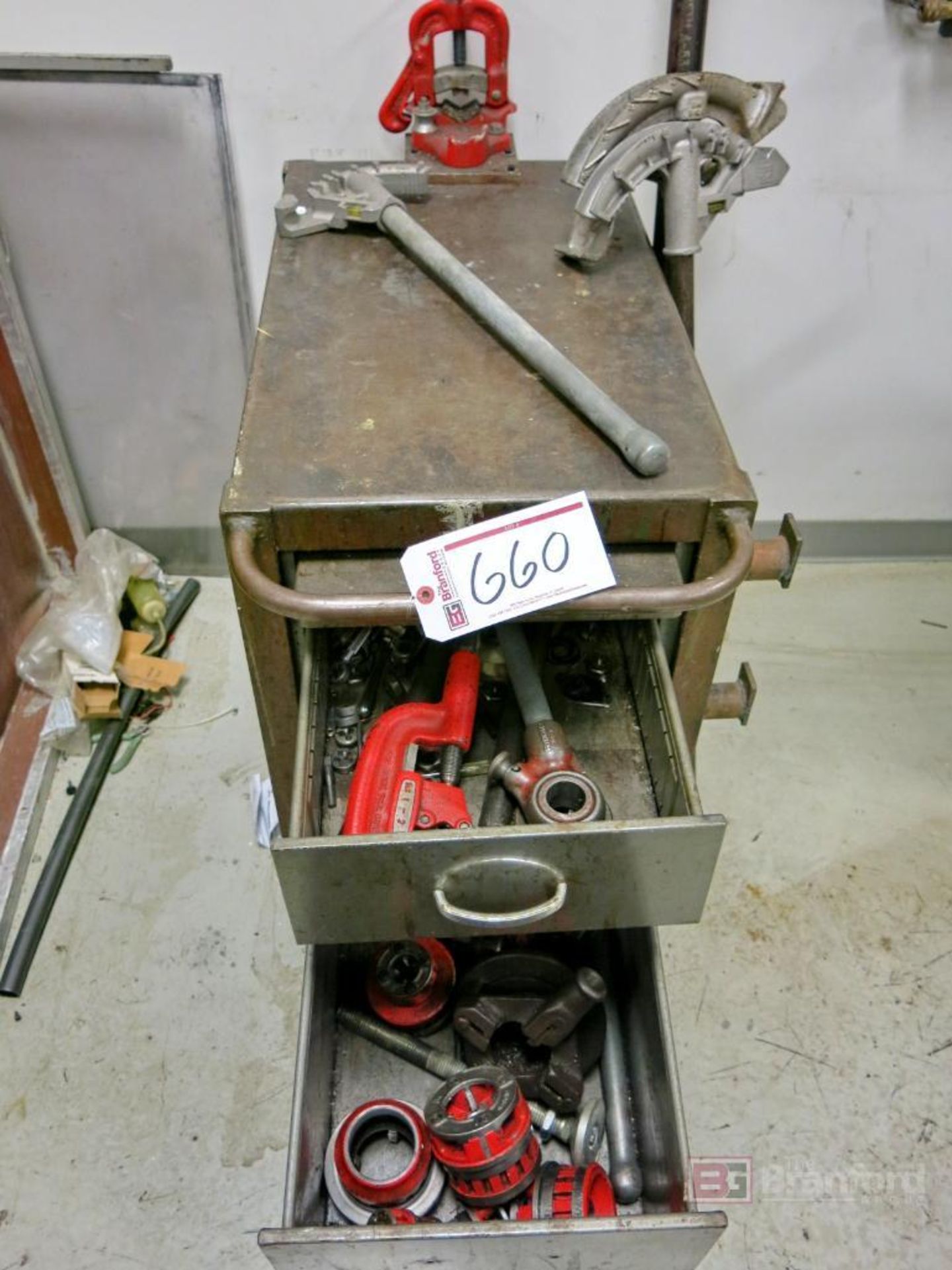 Pipe Threading Cart w/ Contents