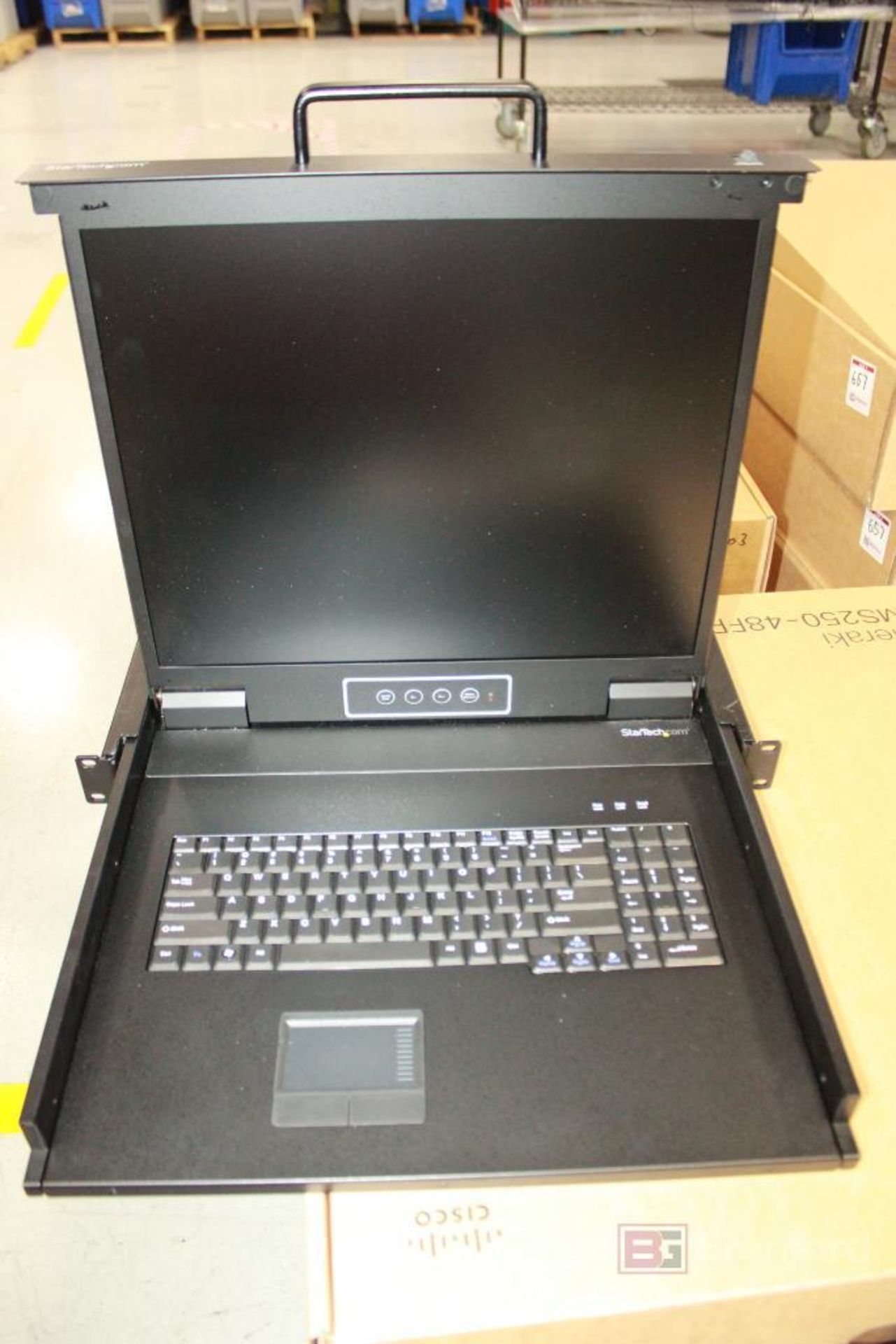 StarTech RKCONS1901 Rackmount Console 19inch LCD Monitor - Image 2 of 6