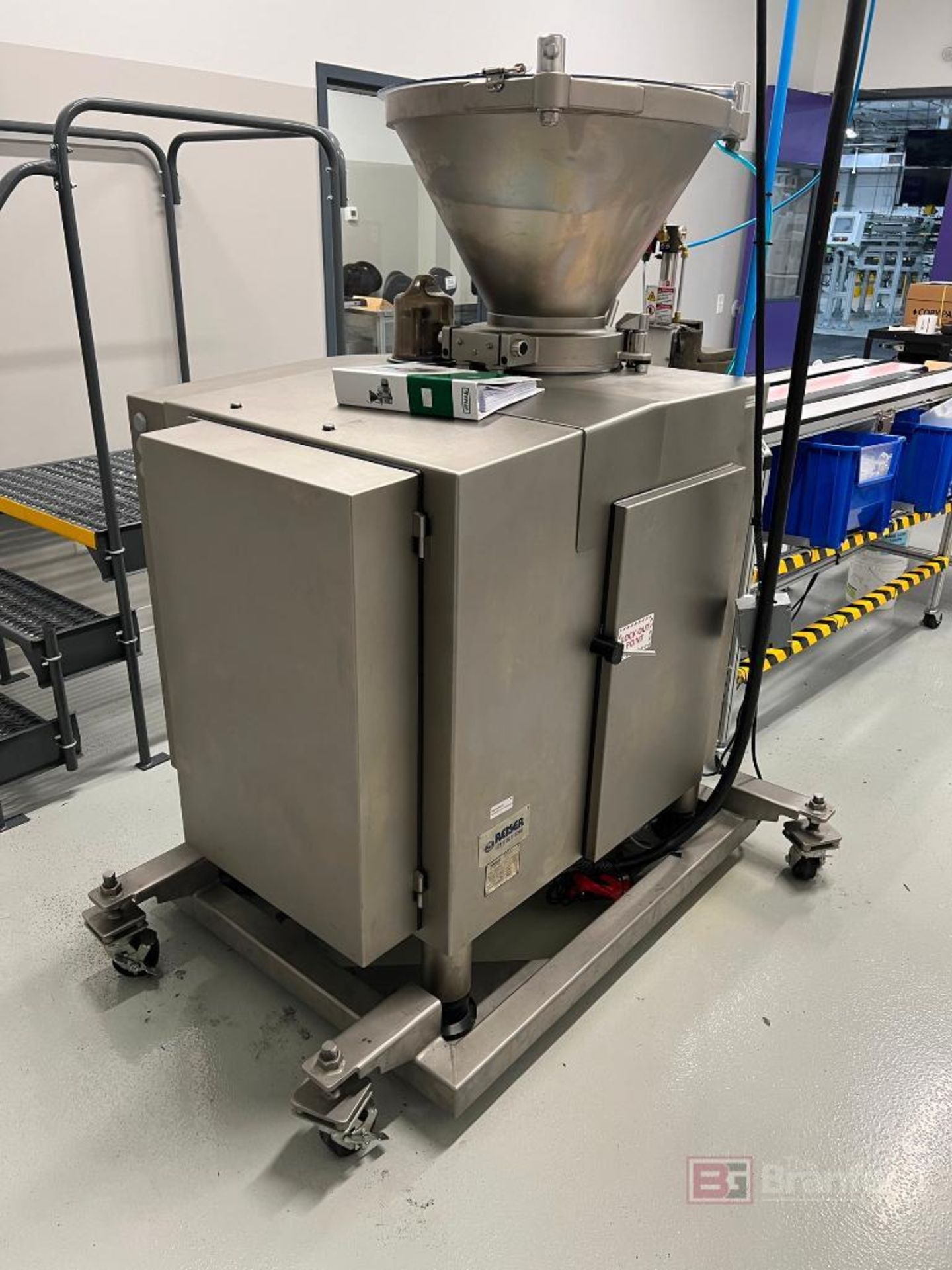 VeMag HP30E Portable Putty Catalyst Portioning Vacuum Filling Machine (2020) - Image 4 of 11