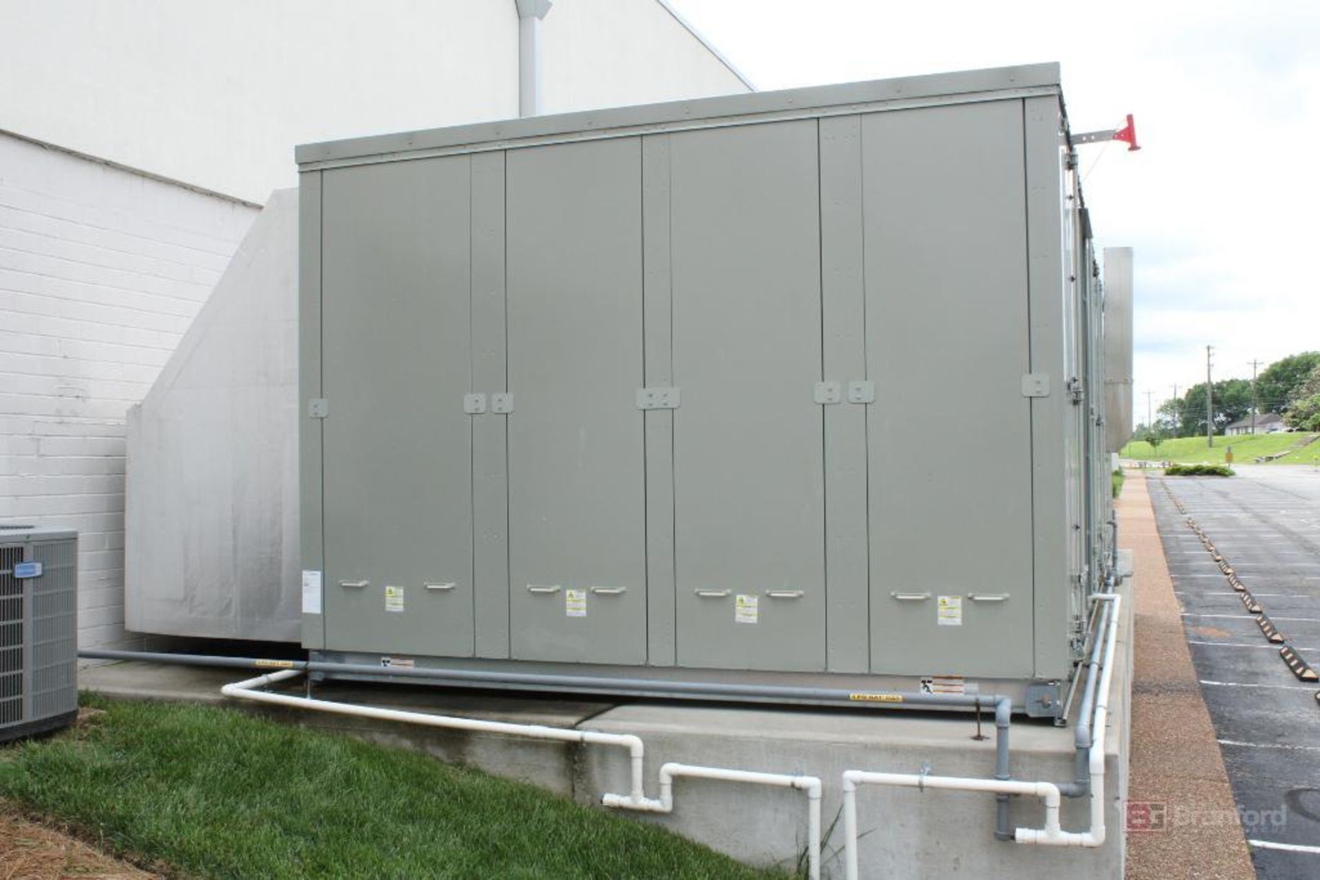 Trane Intellipak-II Self-contained Natural Gas-Fired 105-Ton HVAC System - Image 5 of 40