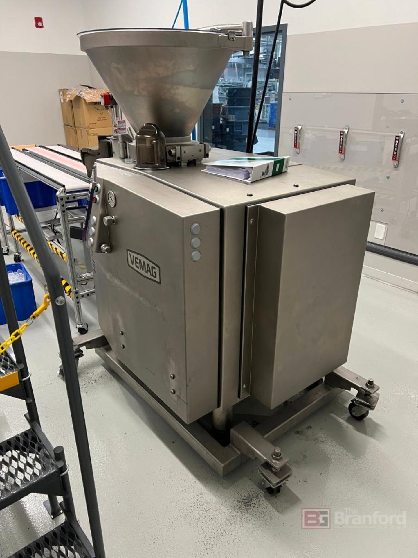 VeMag HP30E Portable Putty Catalyst Portioning Vacuum Filling Machine (2020) - Image 5 of 11