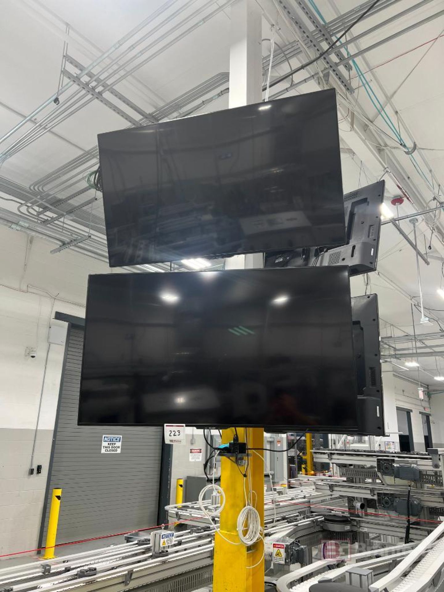 (4) 60 Inch Sharp Commercial Monitors, Pn-UH601