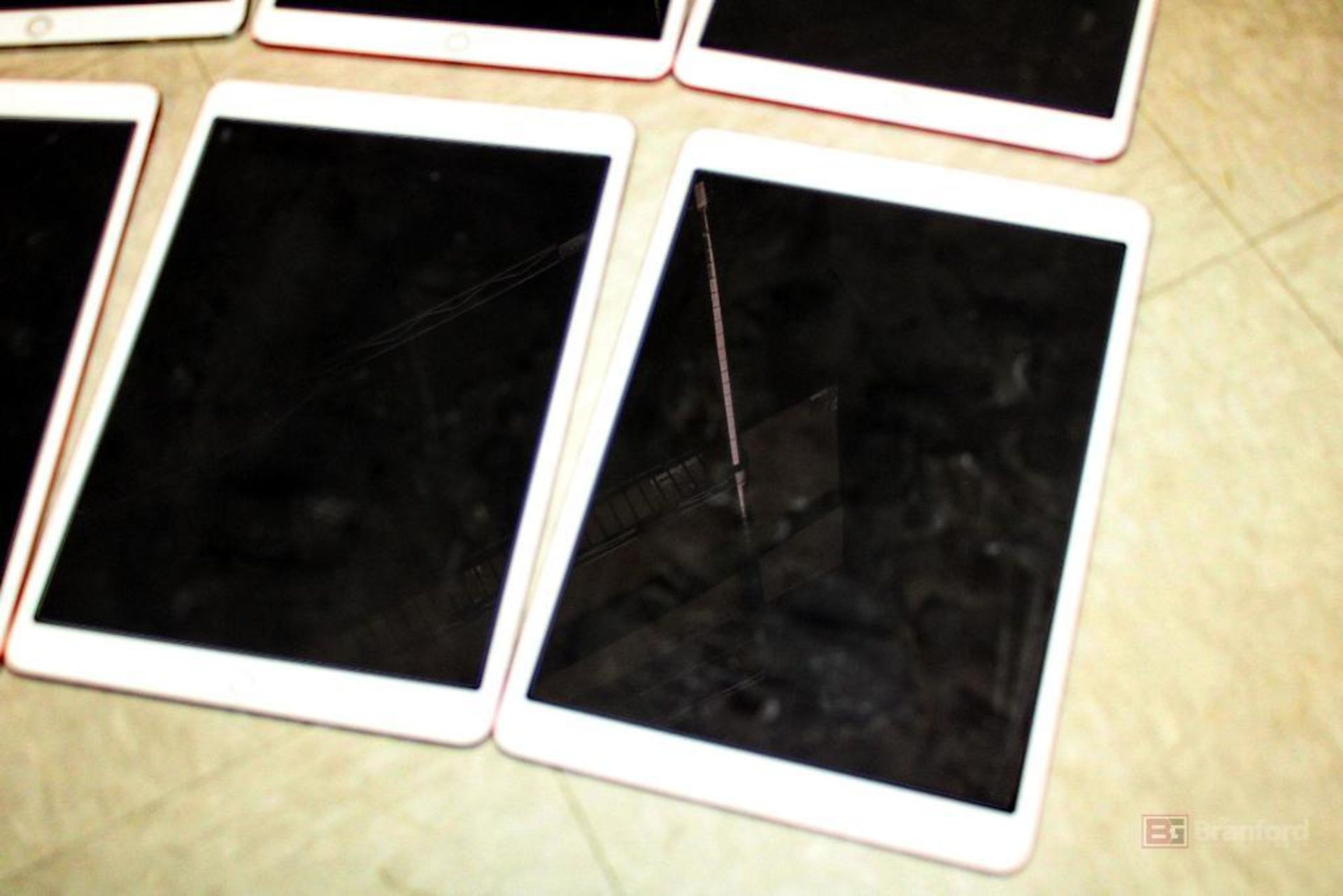 (6) Apple iPads - Image 2 of 3