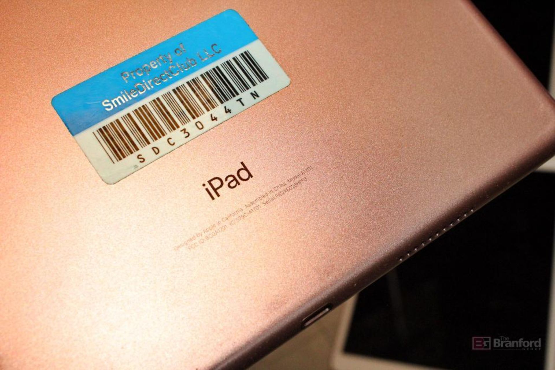 (6) Apple iPads - Image 3 of 3