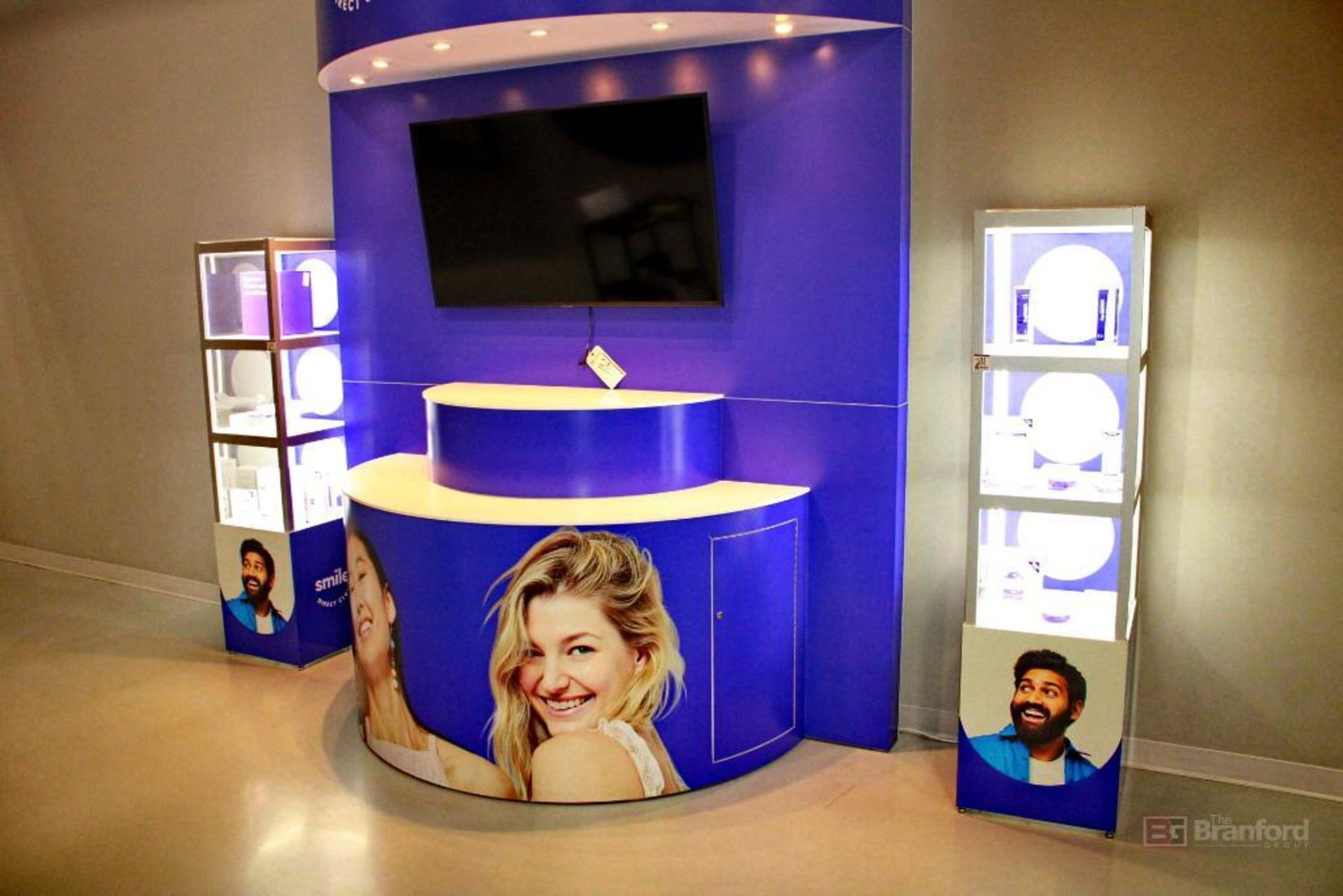 Smile Direct Displays & Samsung TV - Image 2 of 3