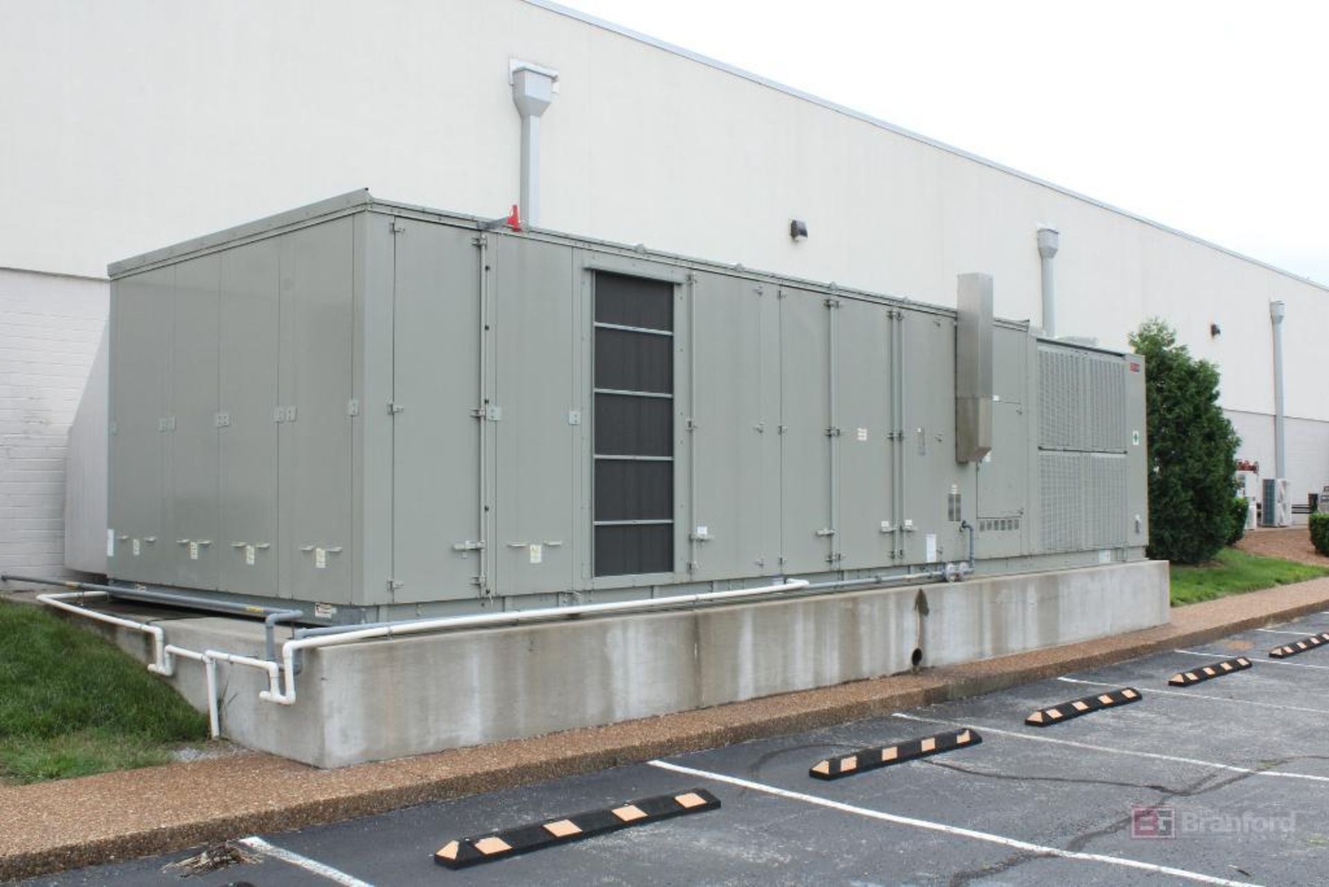 Trane Intellipak-II Self-contained Natural Gas-Fired 105-Ton HVAC System - Image 4 of 40