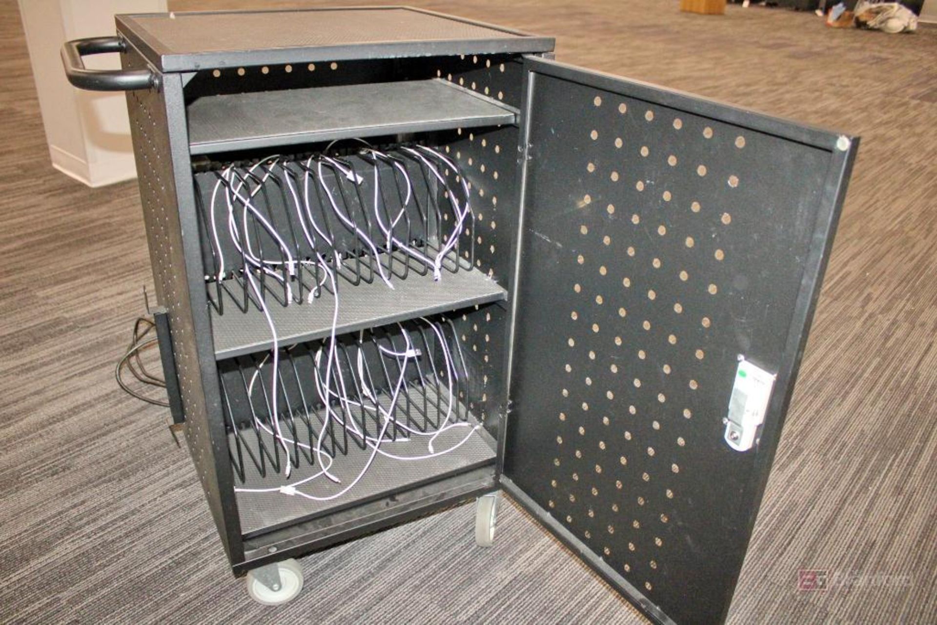 30 Device Mobile Charging/Storage Cart for iPads, Charging Station - Image 2 of 4