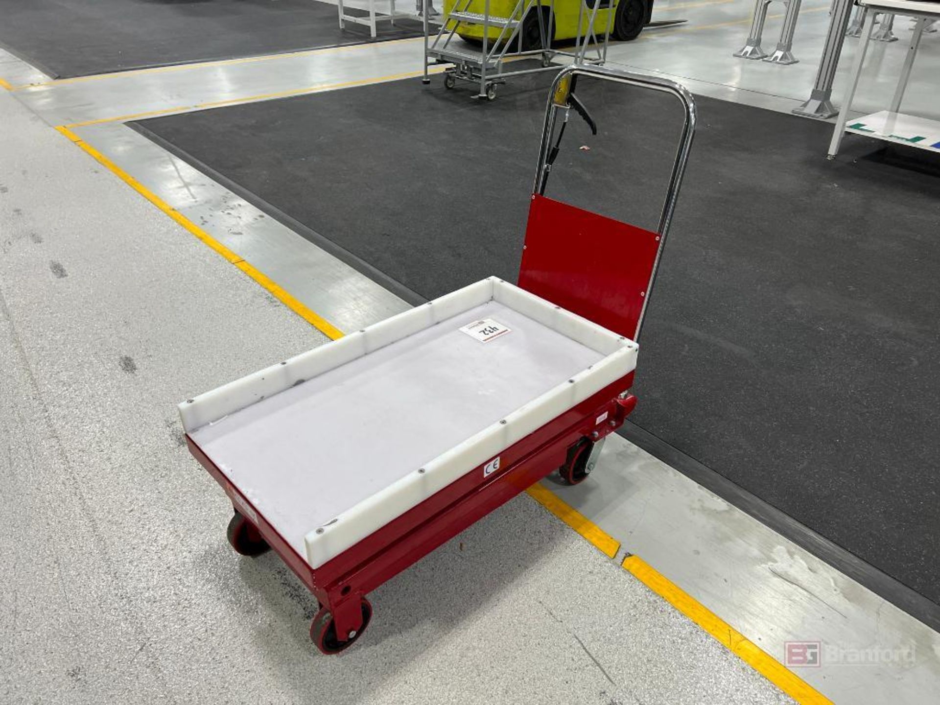 Uline Portable Manual Hydraulic Lift Table - Image 2 of 2