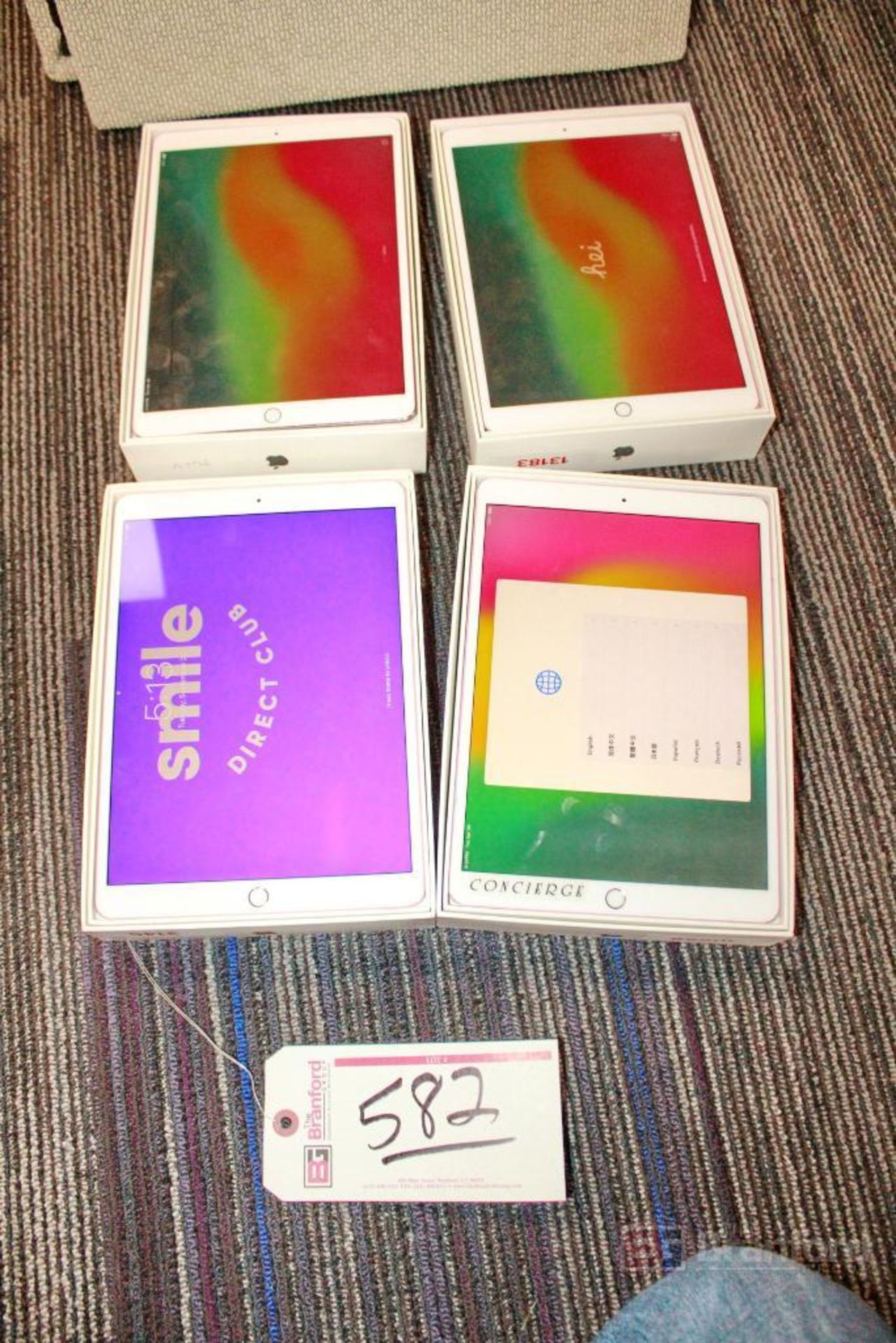 (4) Apple IPADS, Model A1701