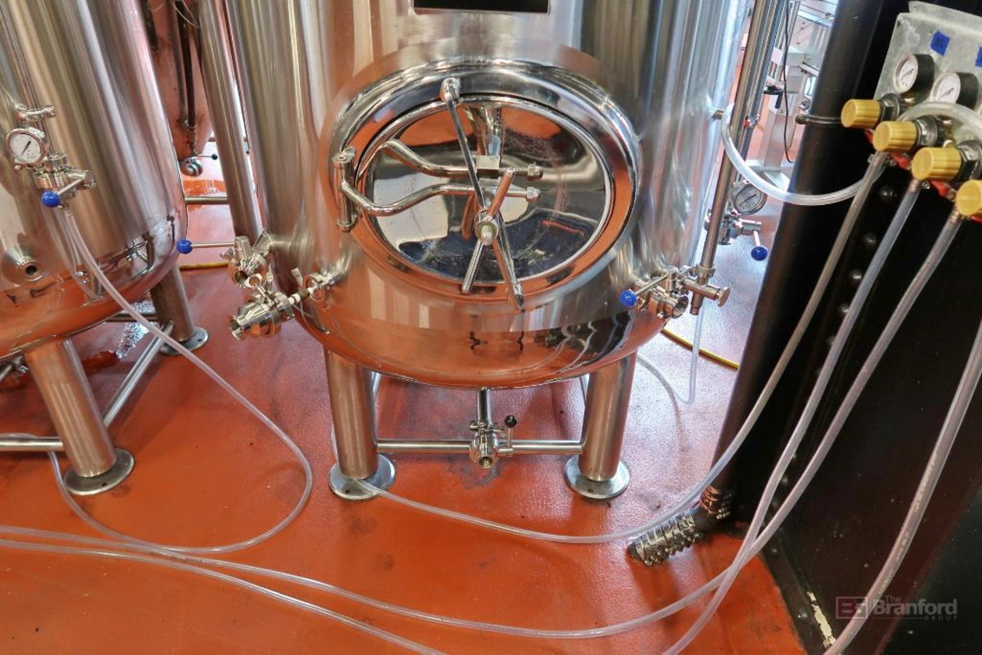 Stout 10-Bbl Jacketed Brite Beer Tank; (2021) - Image 2 of 4