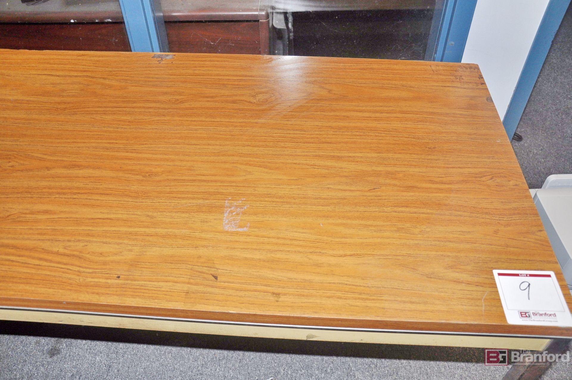 70" X 30" X 30" wood grain table - Image 4 of 5