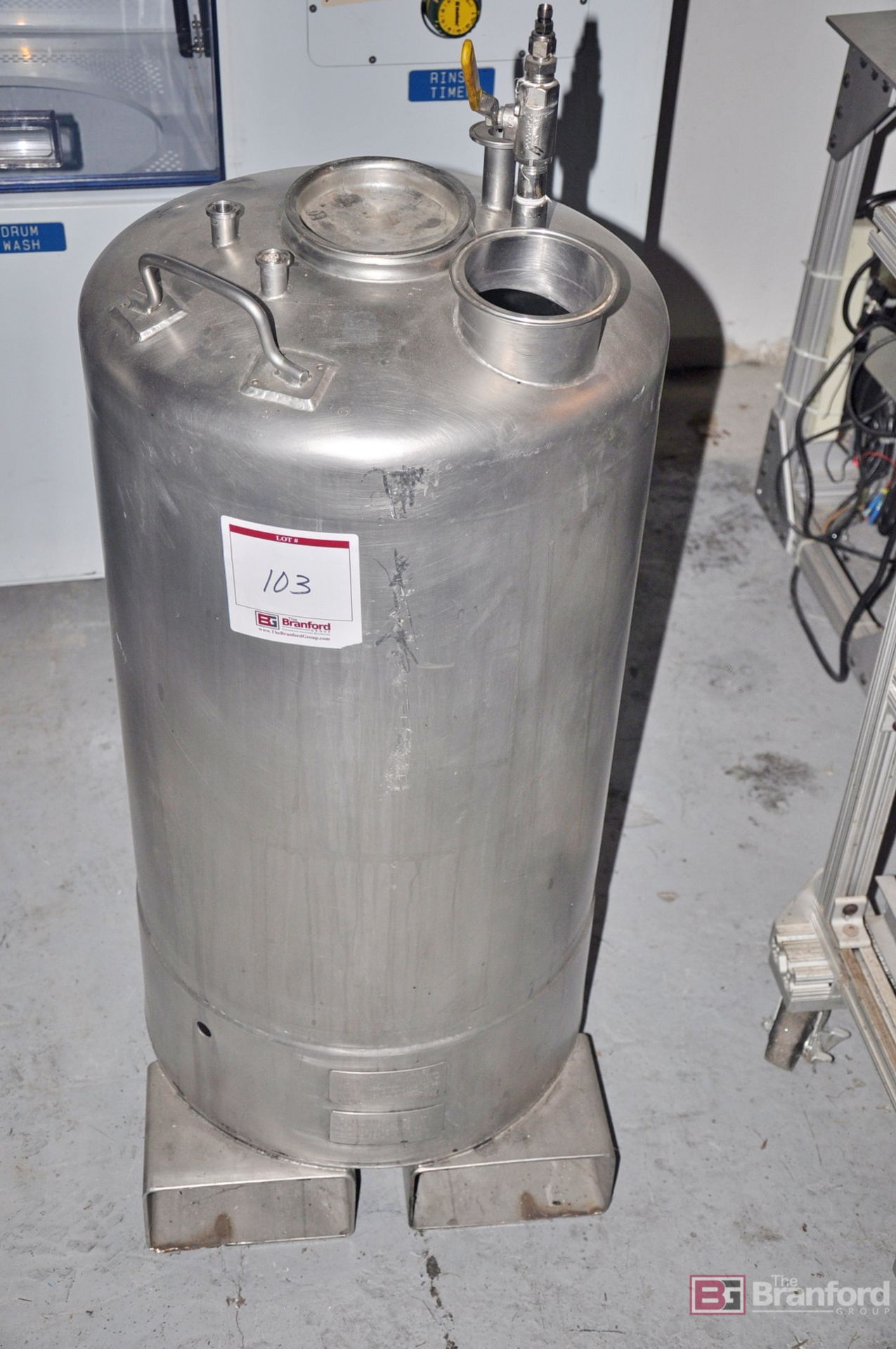 Stainless steel 30-gallon not jacketed tank