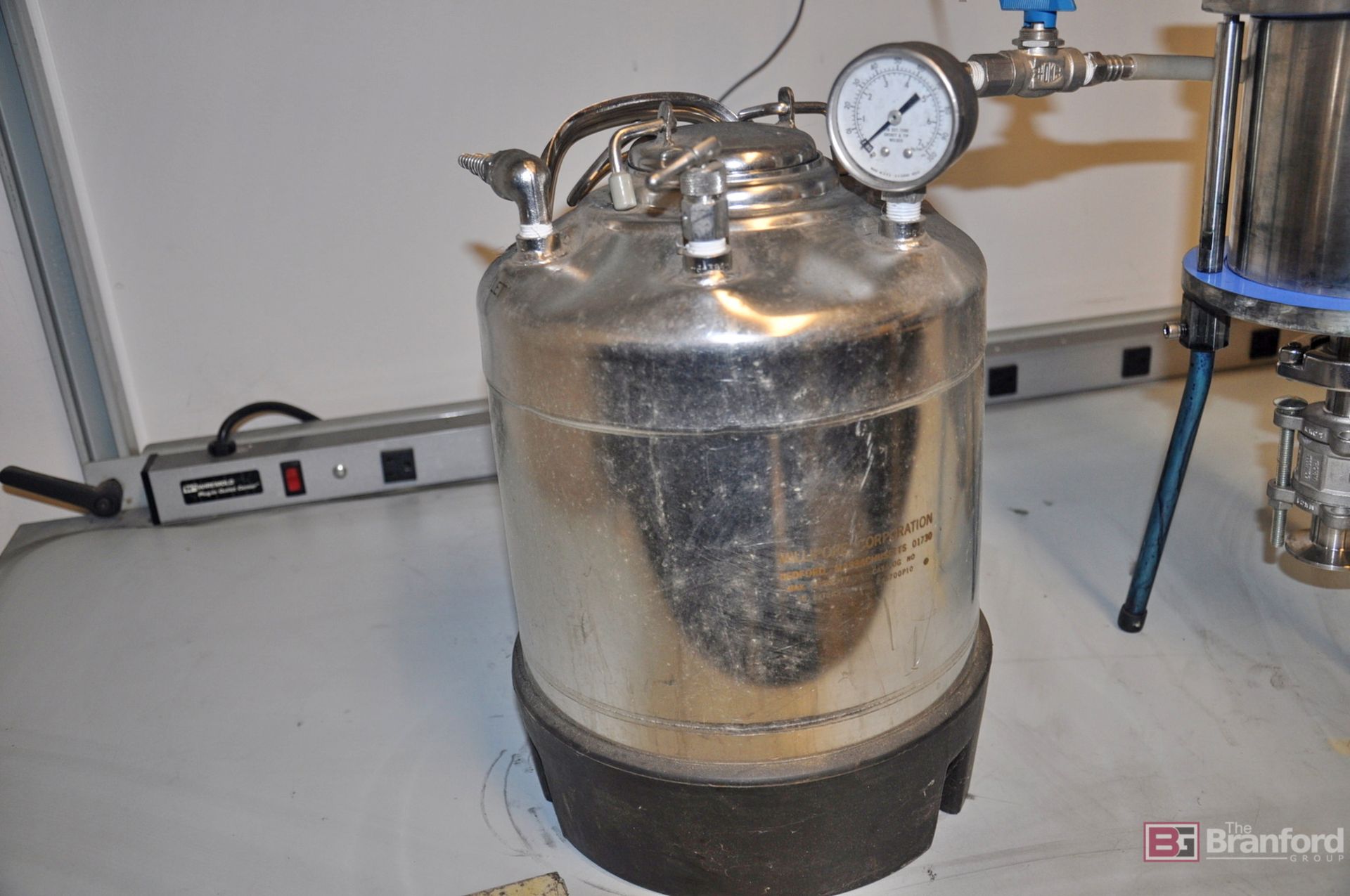 Millipore pressure filtration apparatus - Image 4 of 6