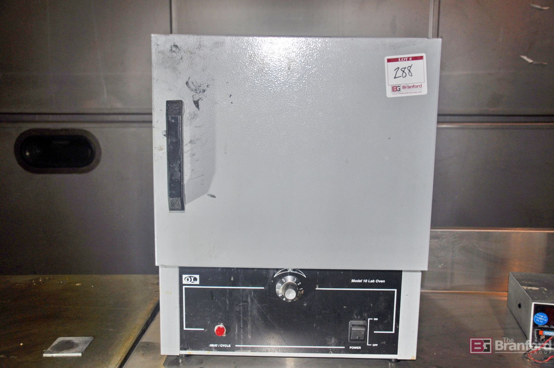 QL model 10 lab oven