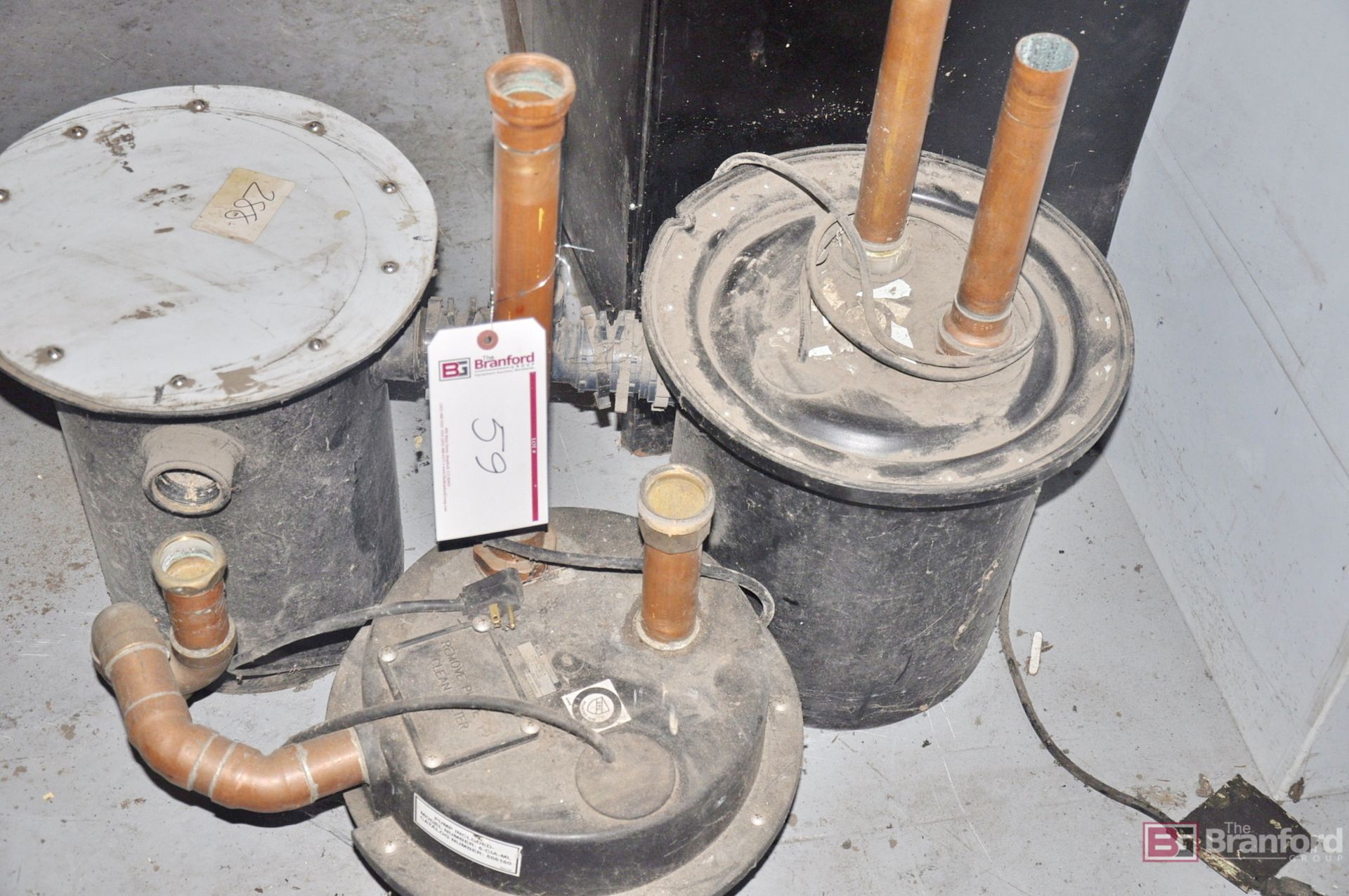 Single & dual pump buckets - Image 2 of 4