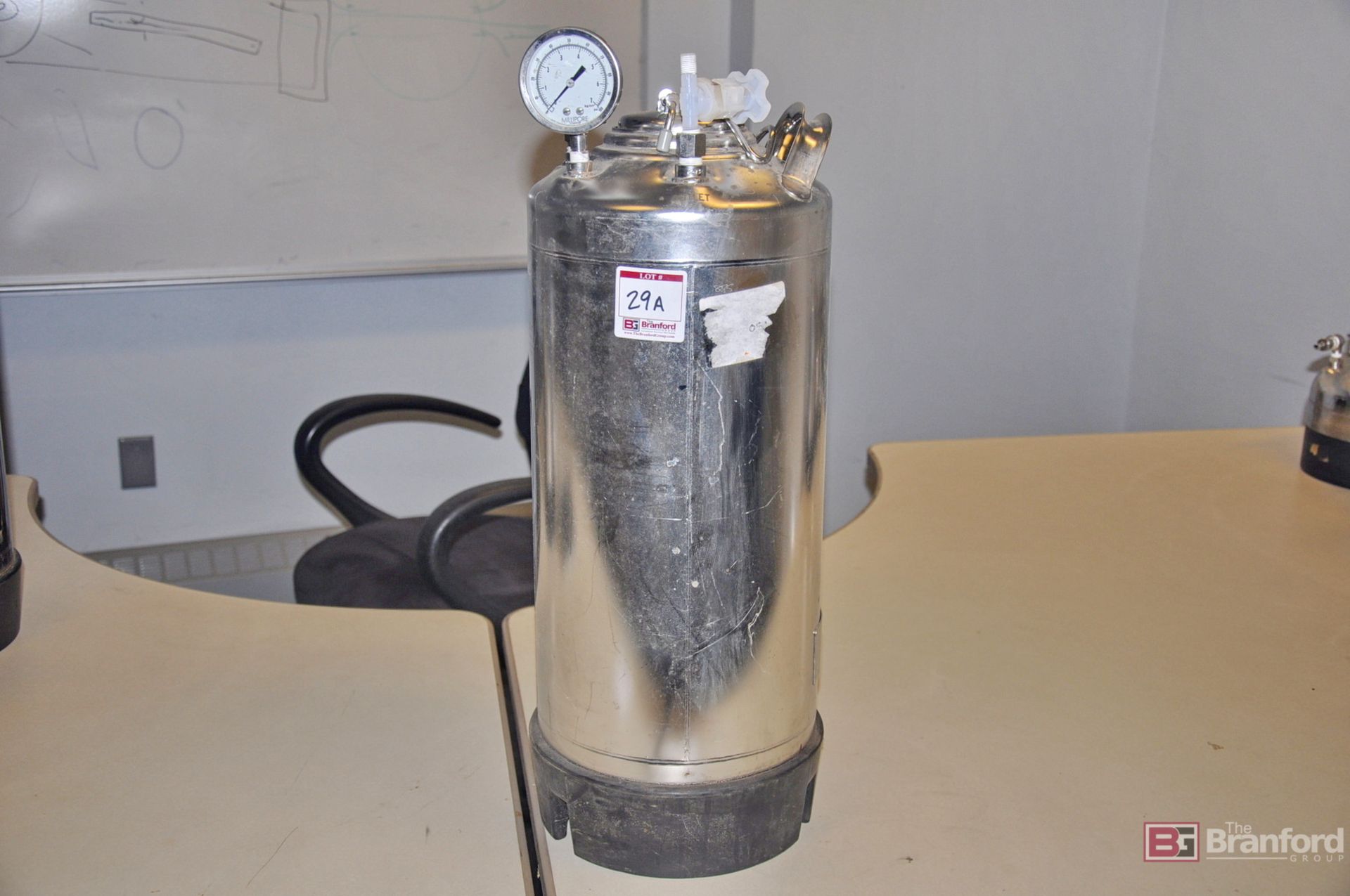 Millipore 20L pressure vessel 4-top ports w/ pressure gauge & shut off valve