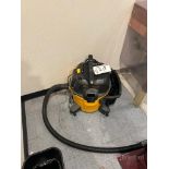DeWalt 34 Liter Wet/Dry Vacuum