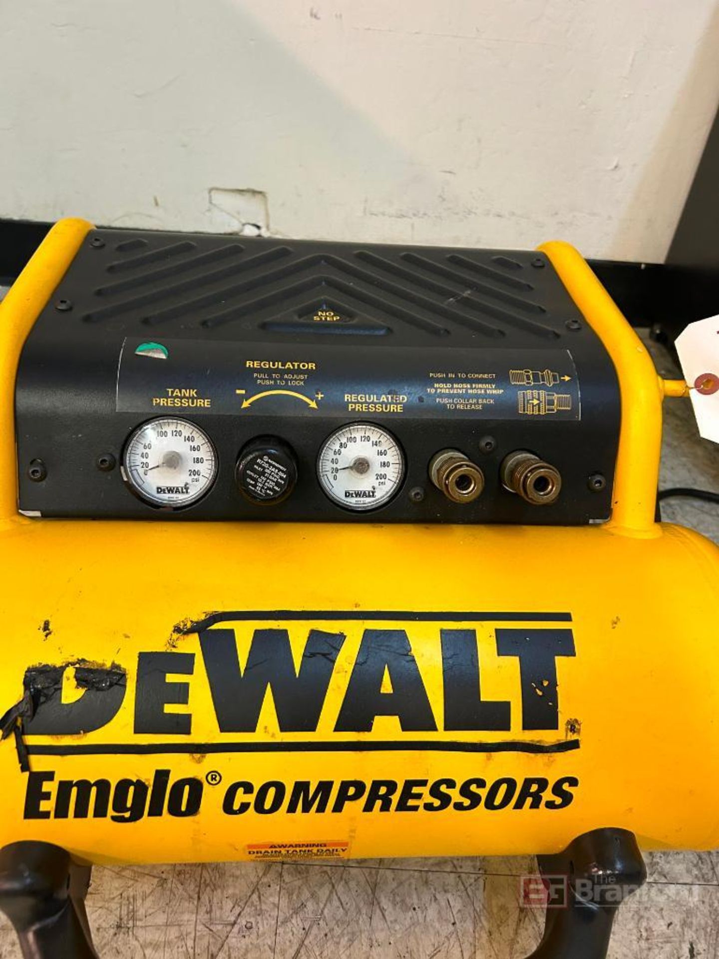 DeWalt Portable Air Compressor - Image 2 of 3