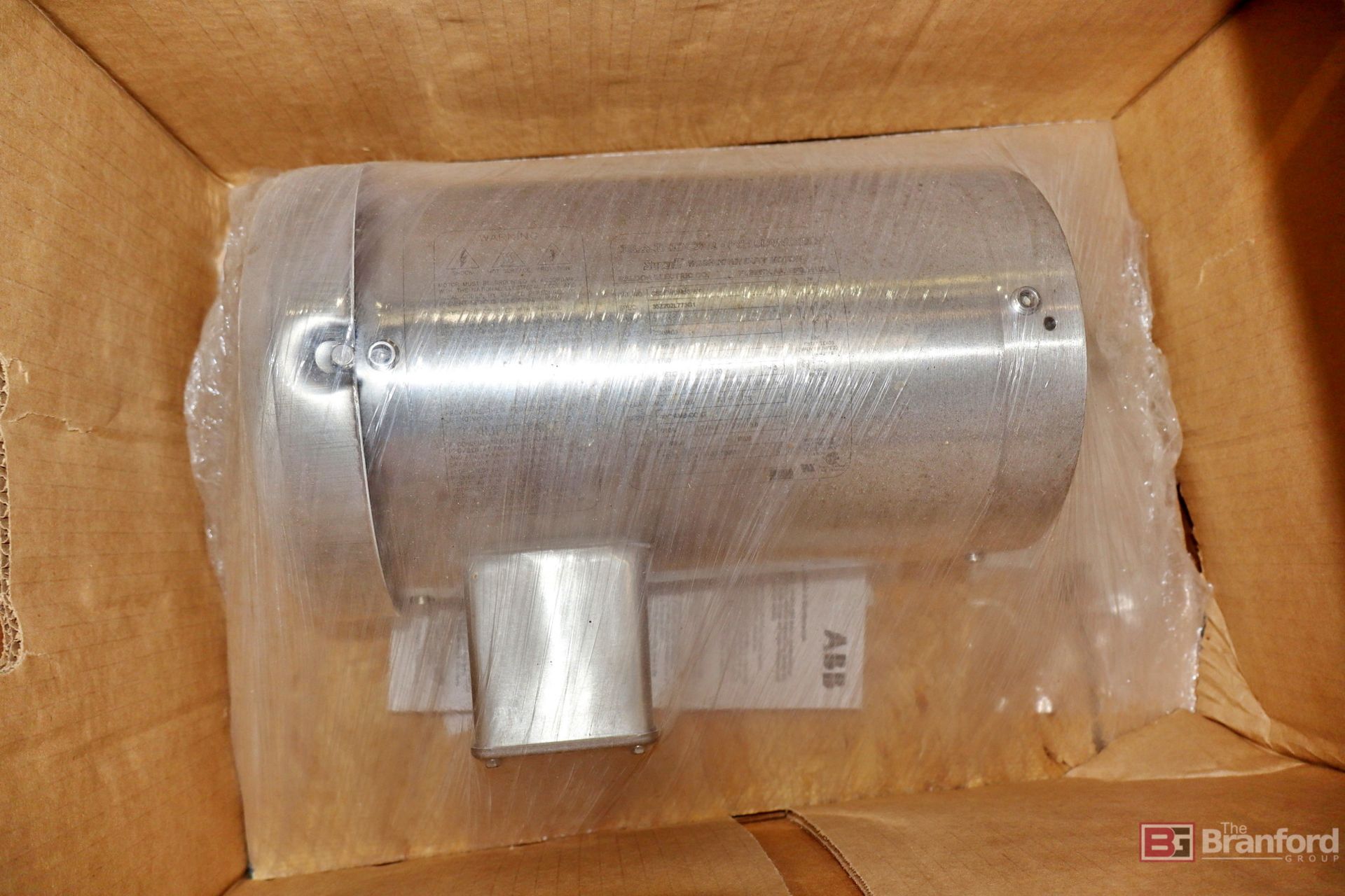 (2) Baldor CSSEWDM3558T Motors & CAT 2530 triplex pump - Image 4 of 13