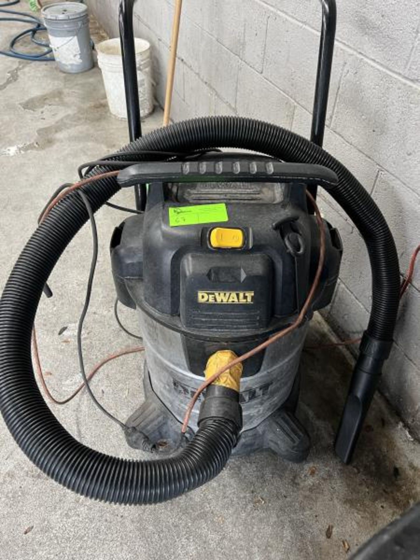 DeWalt Shop Vac - Image 2 of 5