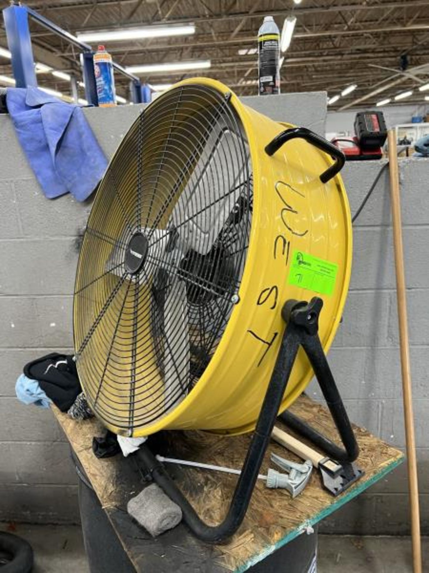 24" Drum High Velocity Shop Fan - Image 2 of 4