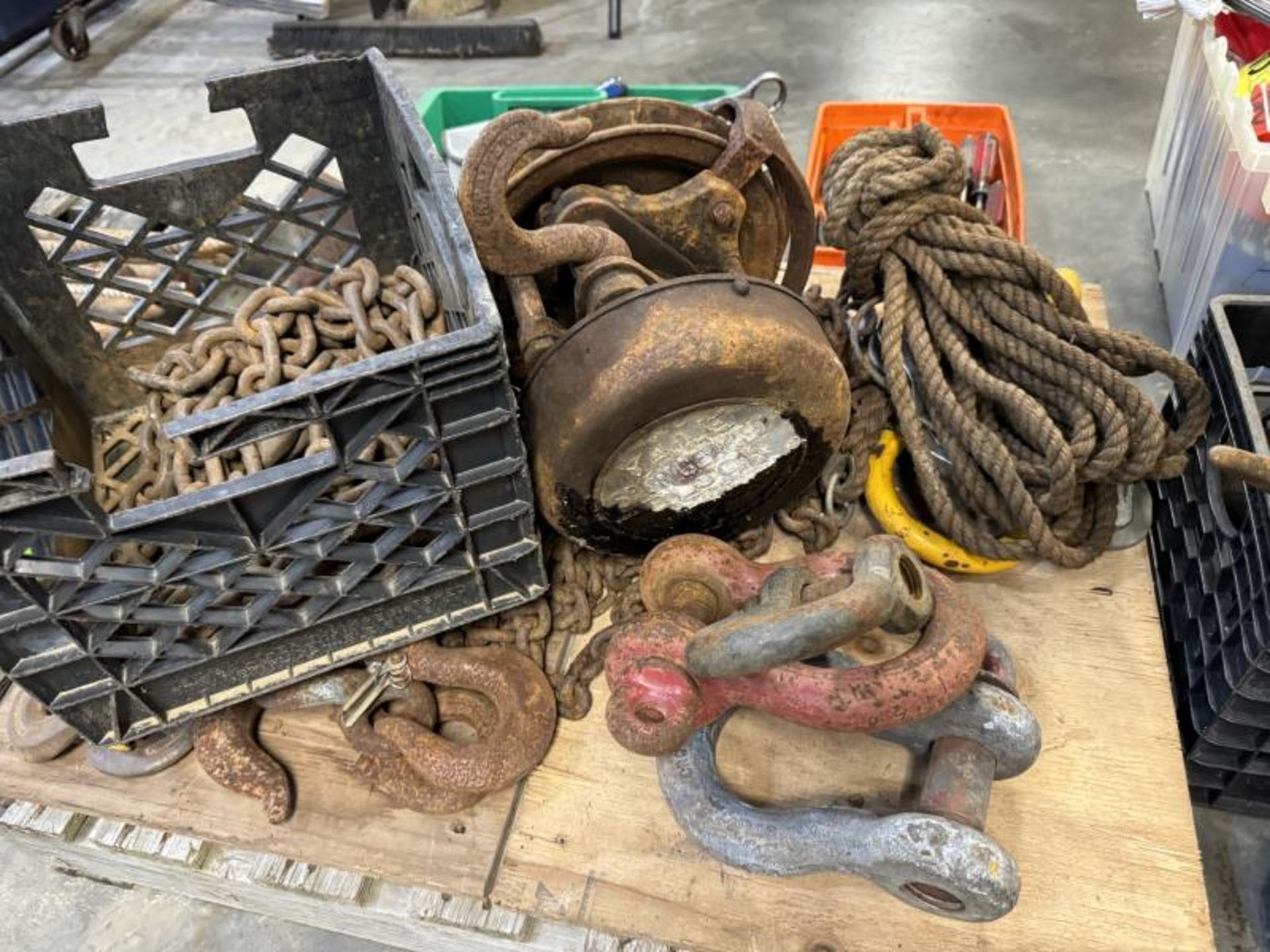 Group of Chains, Hoist, Rope, Clevis