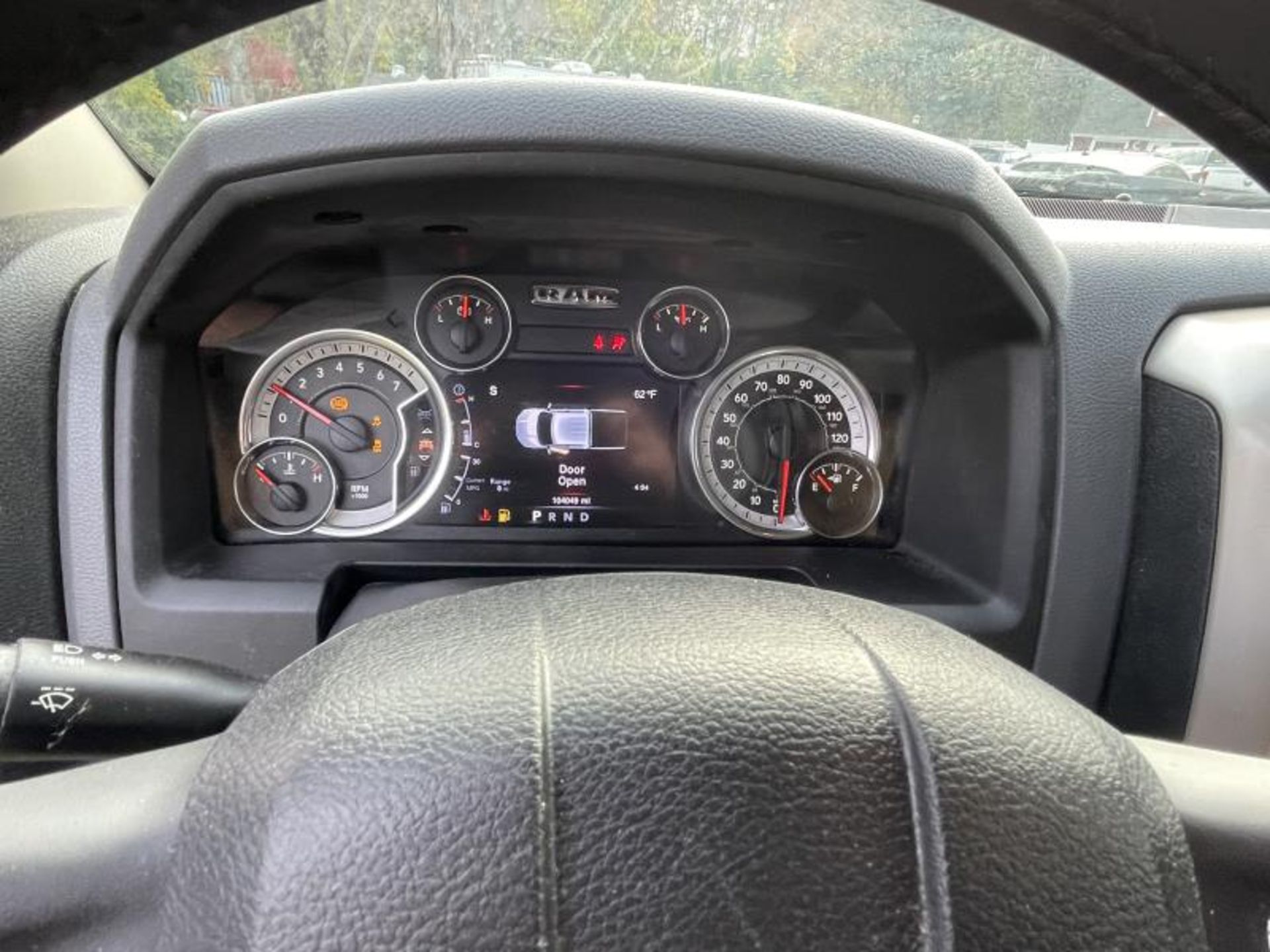 2016 Dodge Ram 1500 Hemi 5.7 Liter 4-Door White T1 2016 Dodge Ram 1500 Hemi 5.7 Liter 4-Door White - Image 24 of 33