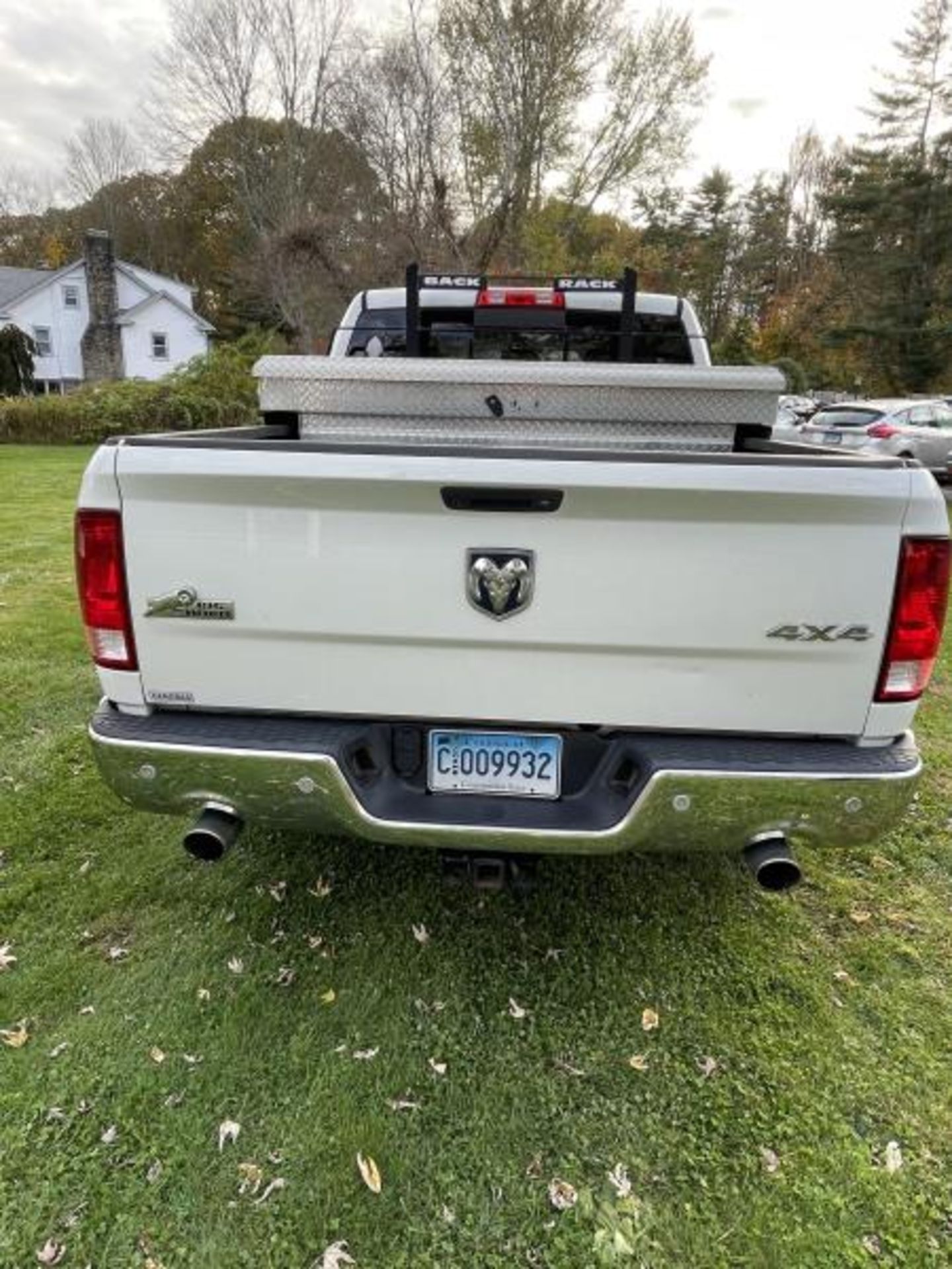 2016 Dodge Ram 1500 Hemi 5.7 Liter 4-Door White T1 2016 Dodge Ram 1500 Hemi 5.7 Liter 4-Door White - Image 13 of 33