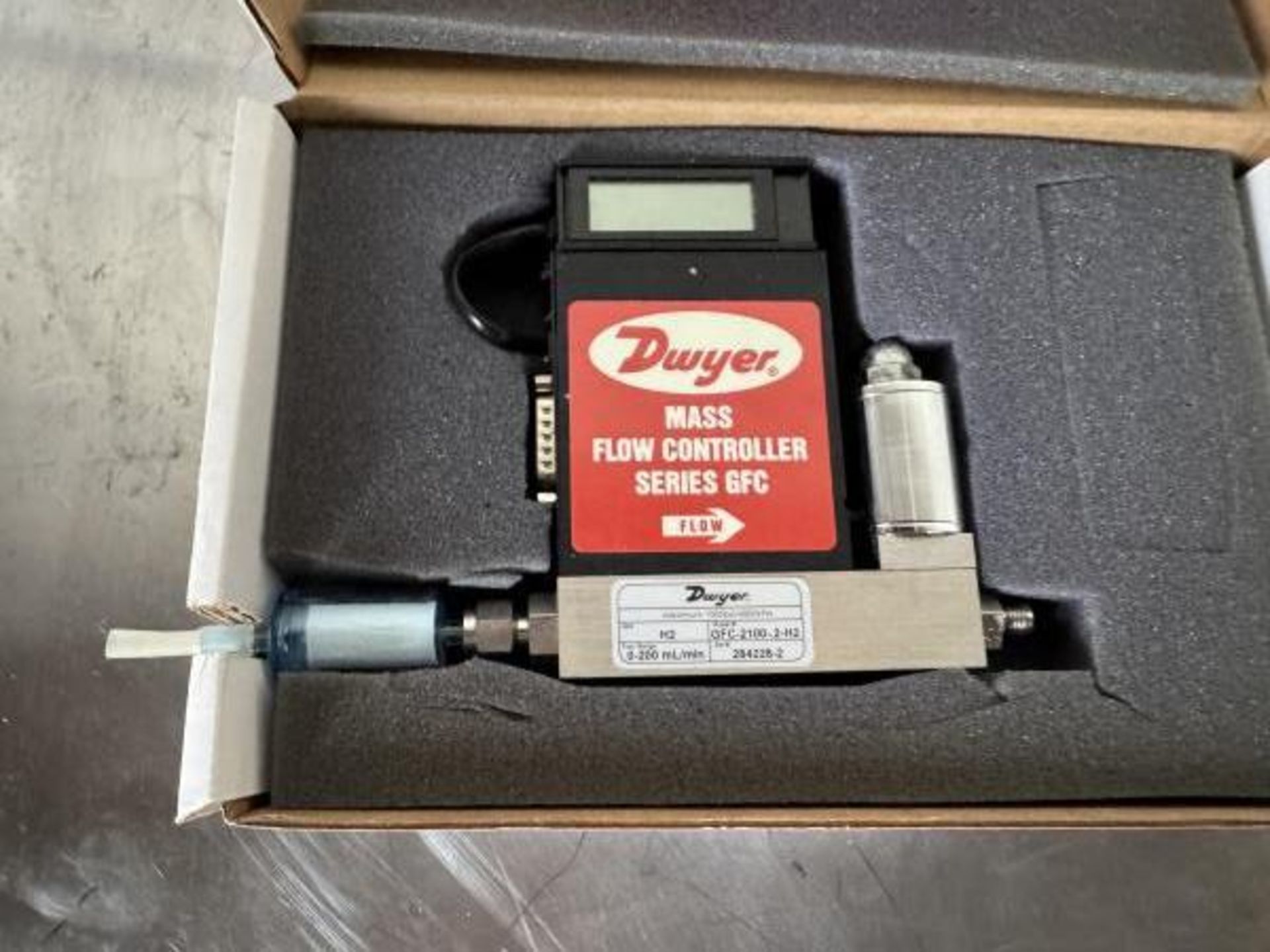 Dwyer Mass Flow Controller Series GFC M: GFC-2100-2-H2, SN: 284228-2