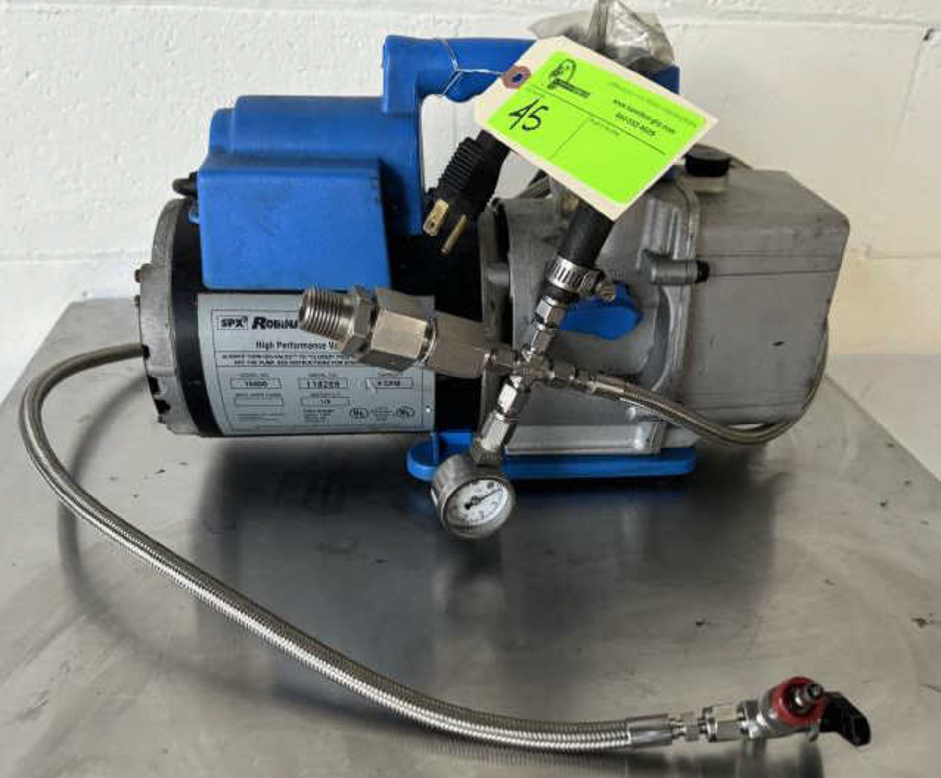 Robinair High Pressure Vacuum Pump M: 15400, SN: 118288
