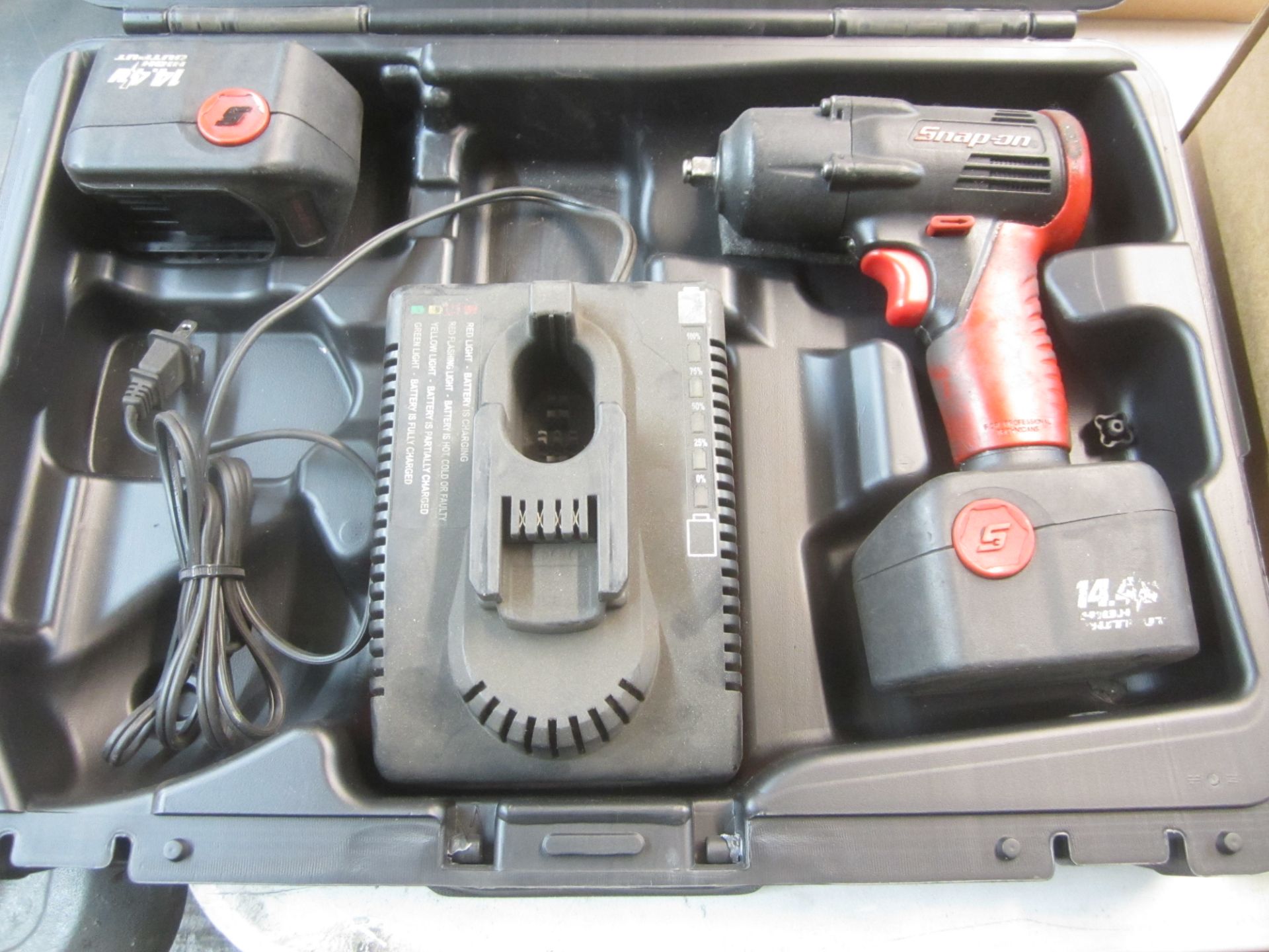 Snap On #CT4410A Cordless Impact, 14.4V, 3/8"Drive, Batteries, Charger & Case