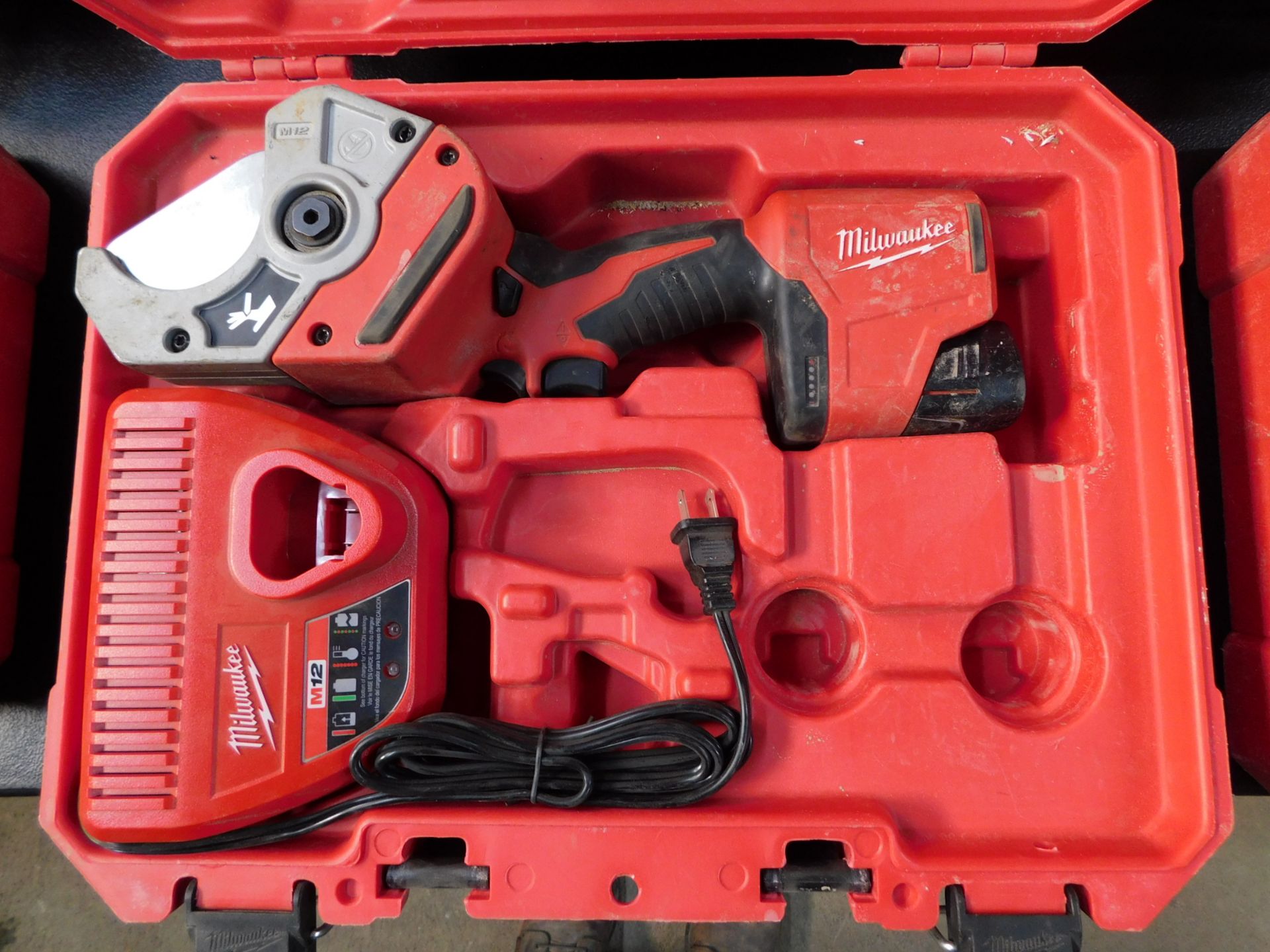 Milwaukee 2470-20 Cordless Plastic Pipe Shear