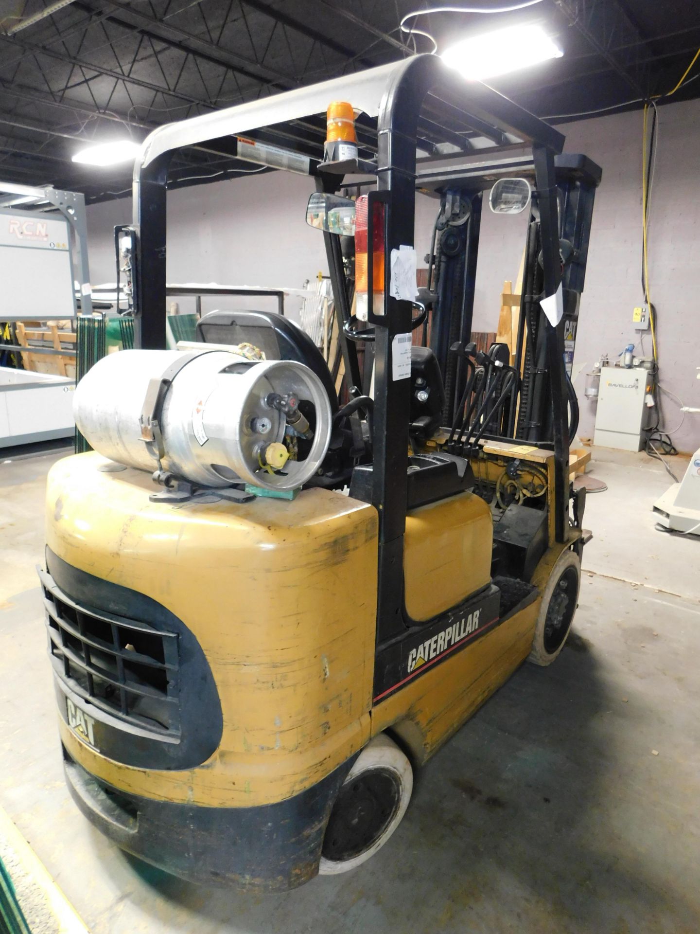 Caterpillar Forklift, Model CG25K, s/n AT82D01986, 9,613 Hours, Side Shift, 3 Stage, Propane, 4' - Image 6 of 12