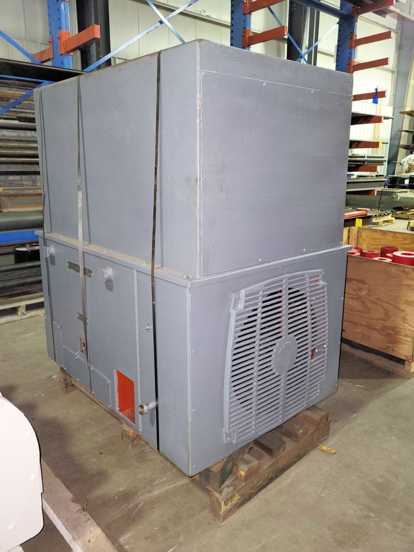 General Electric Custom 8000 Model 5K6828840A3 400-HP, 1,780-RPM Induction Motor, S/n AG8380680, - Bild 2 aus 2