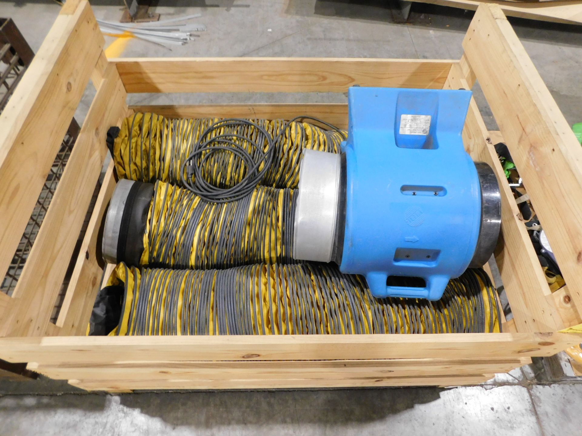 Americ Model VAF-3000 Confined Space Ventilator with Hose