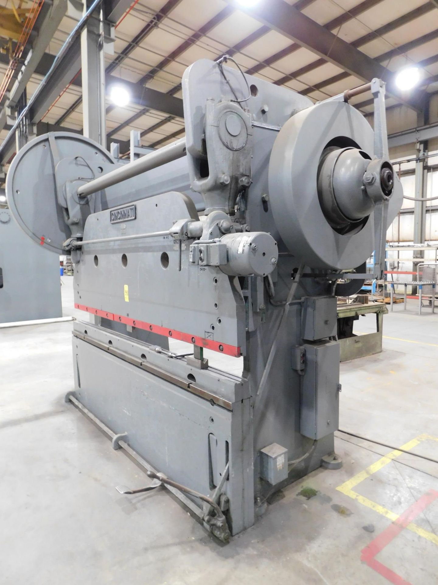 Cincinnati Series 4, Model 9-150 X 8 Mechanical Press Brake, s/n 28532, 225 Tons at Bottom of - Bild 5 aus 7