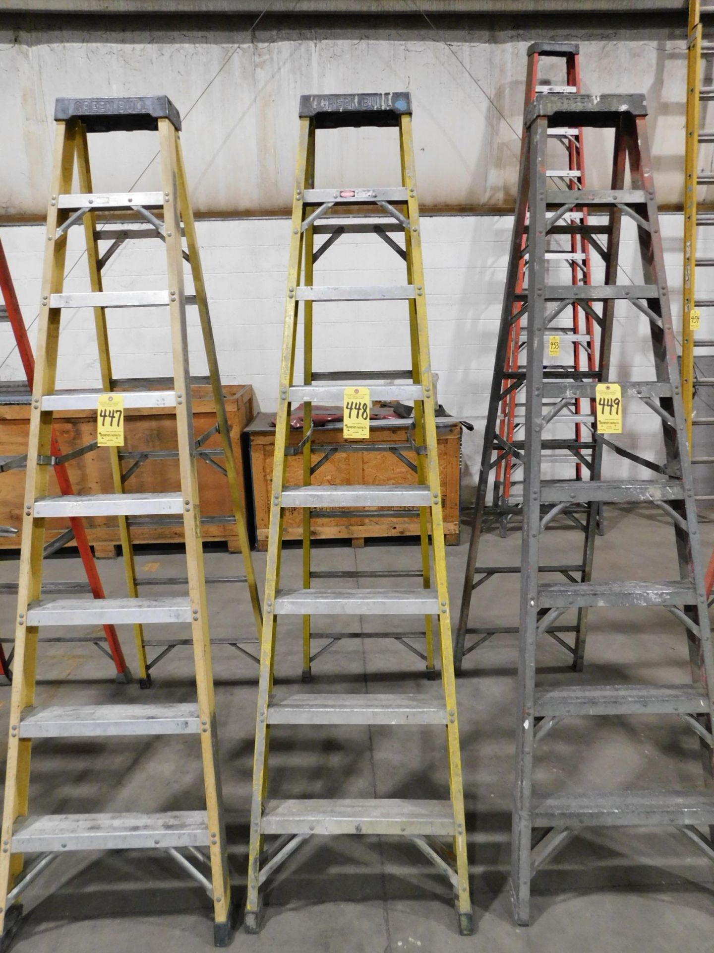 8' Fiberglass Step Ladder