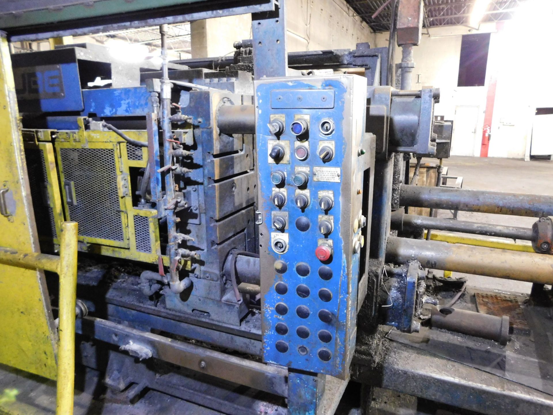 UBE Model UB350 MET Die Cast Machine, s/n 22239, 350 Ton 23" X 23" X 4.920" Diameter, Shot Position - Image 5 of 9