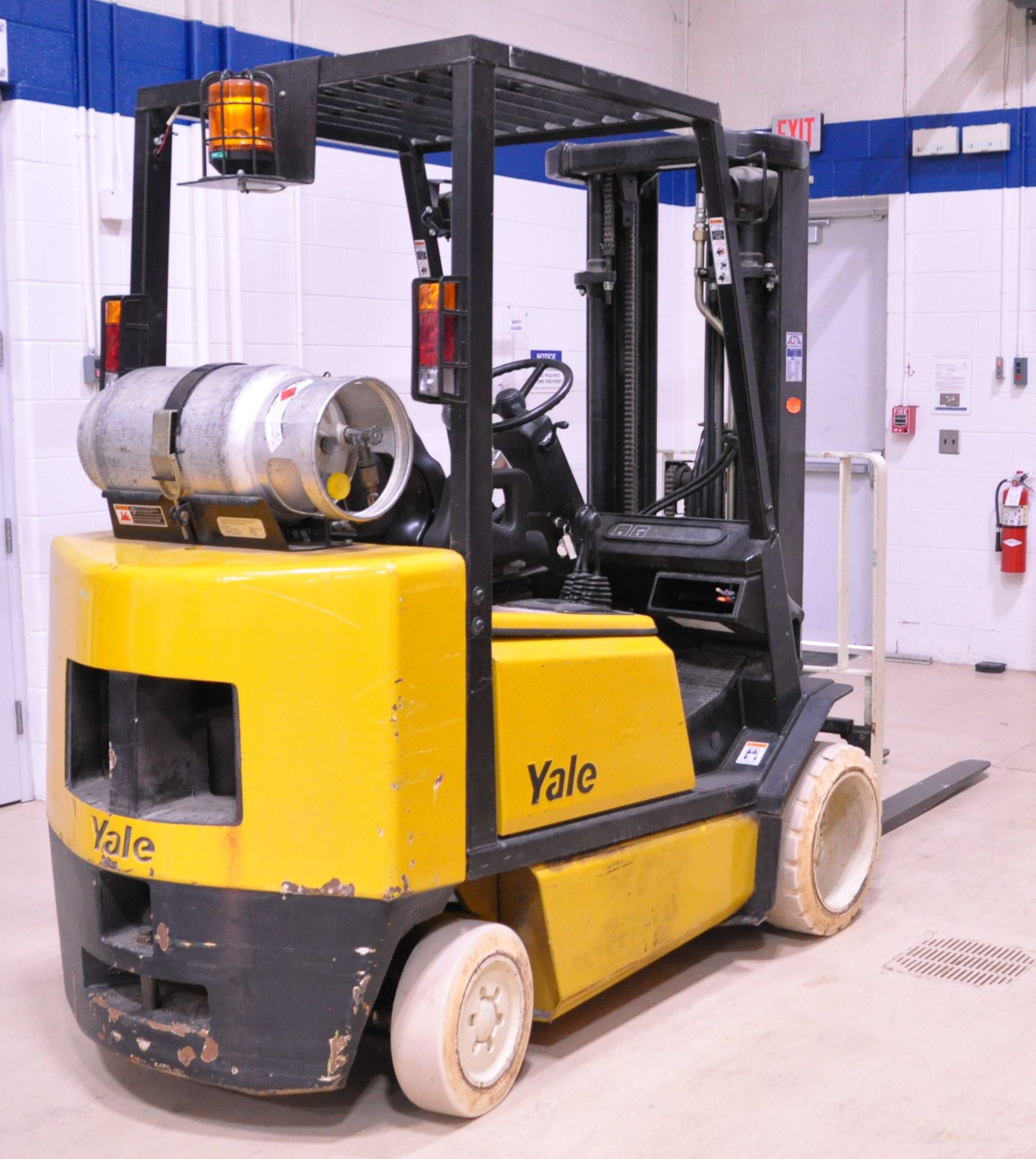 Yale Model GLC050RGNUAE084, 4,800-Lbs. x 194.9" Lift Capacity, LP Gas Fork Lift Truck, 224 Hours - Image 3 of 7