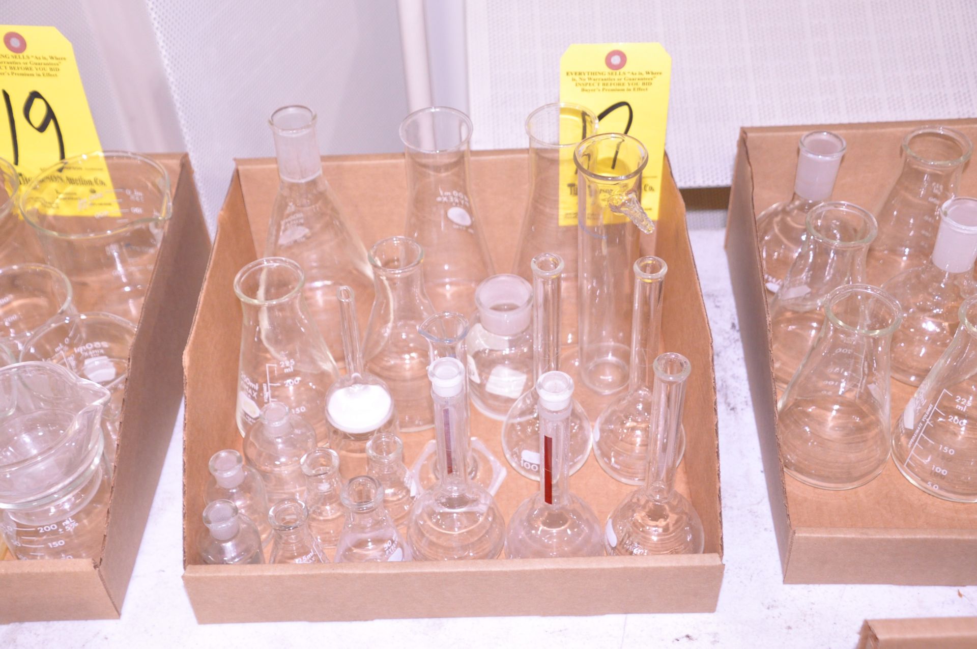 Lot-25ml to 500ml Beakers in (1) Box