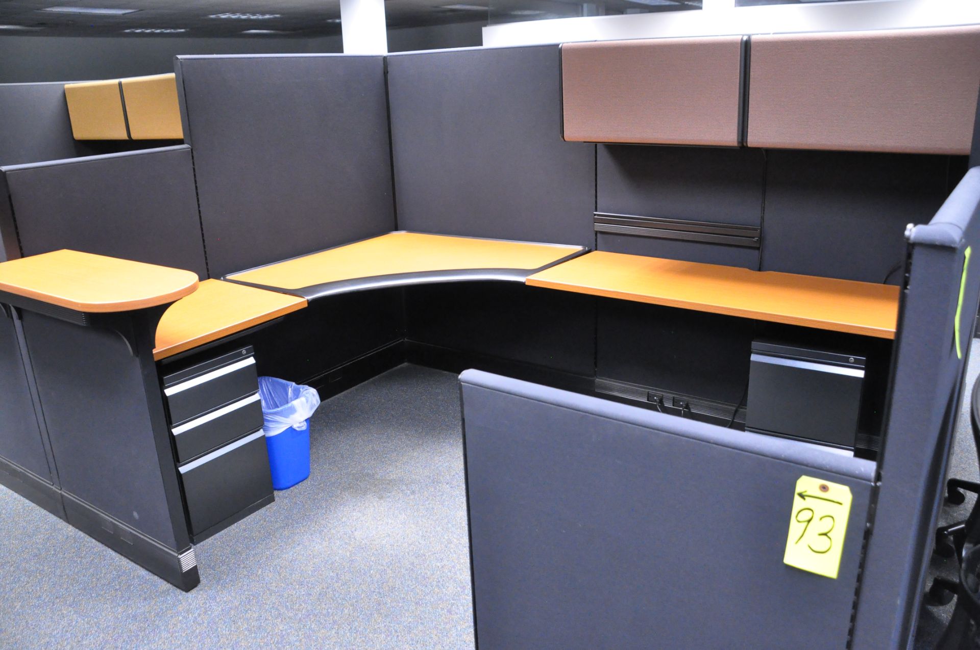 Lot-(1) Herman Miller 6-Station Cubicle Partition Work System with Standing Cabinets and Partition - Image 6 of 10