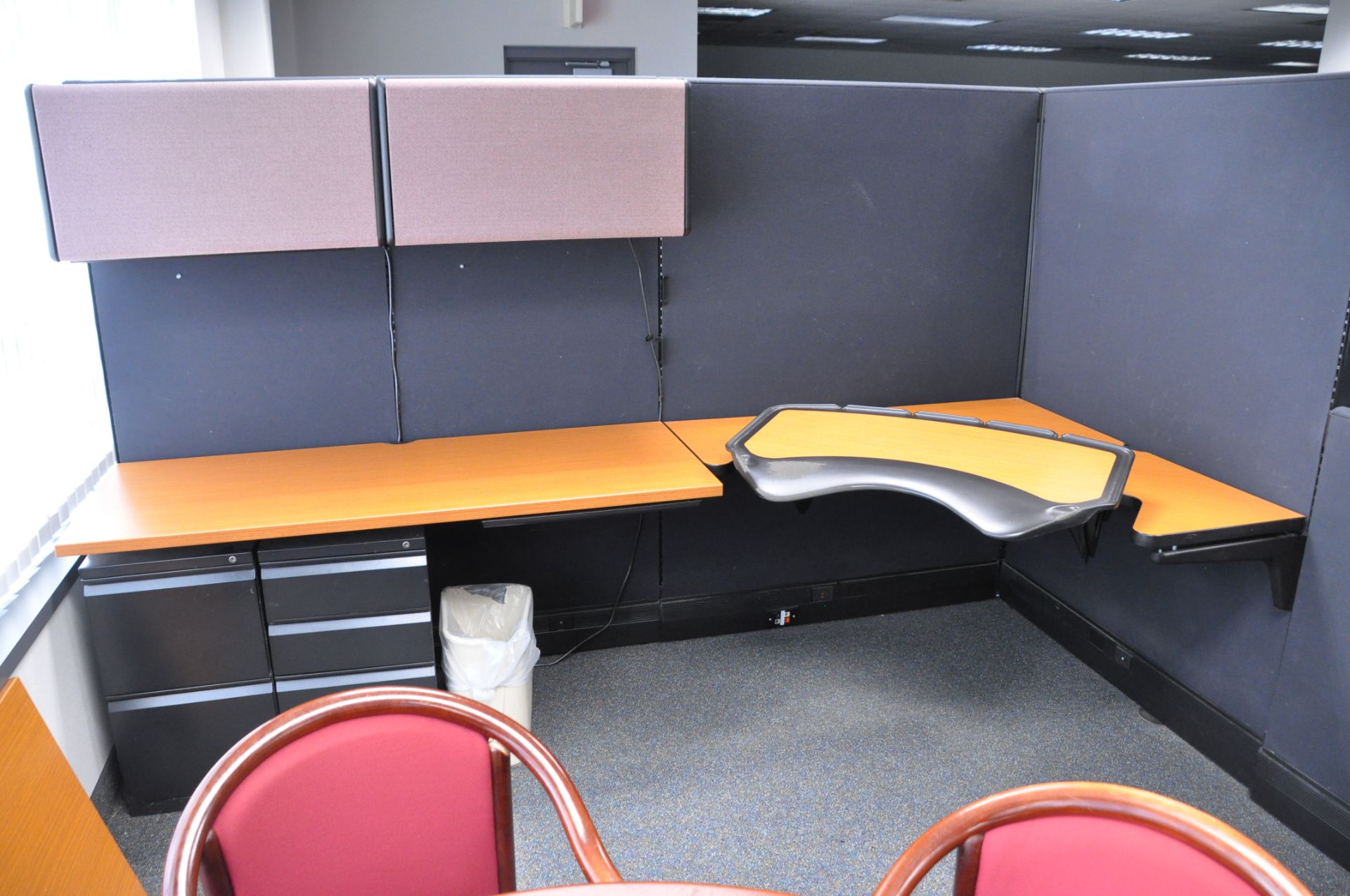 Lot-(1) Herman Miller 6-Station Cubicle Partition Work System with Standing Cabinets and Partition - Image 9 of 9