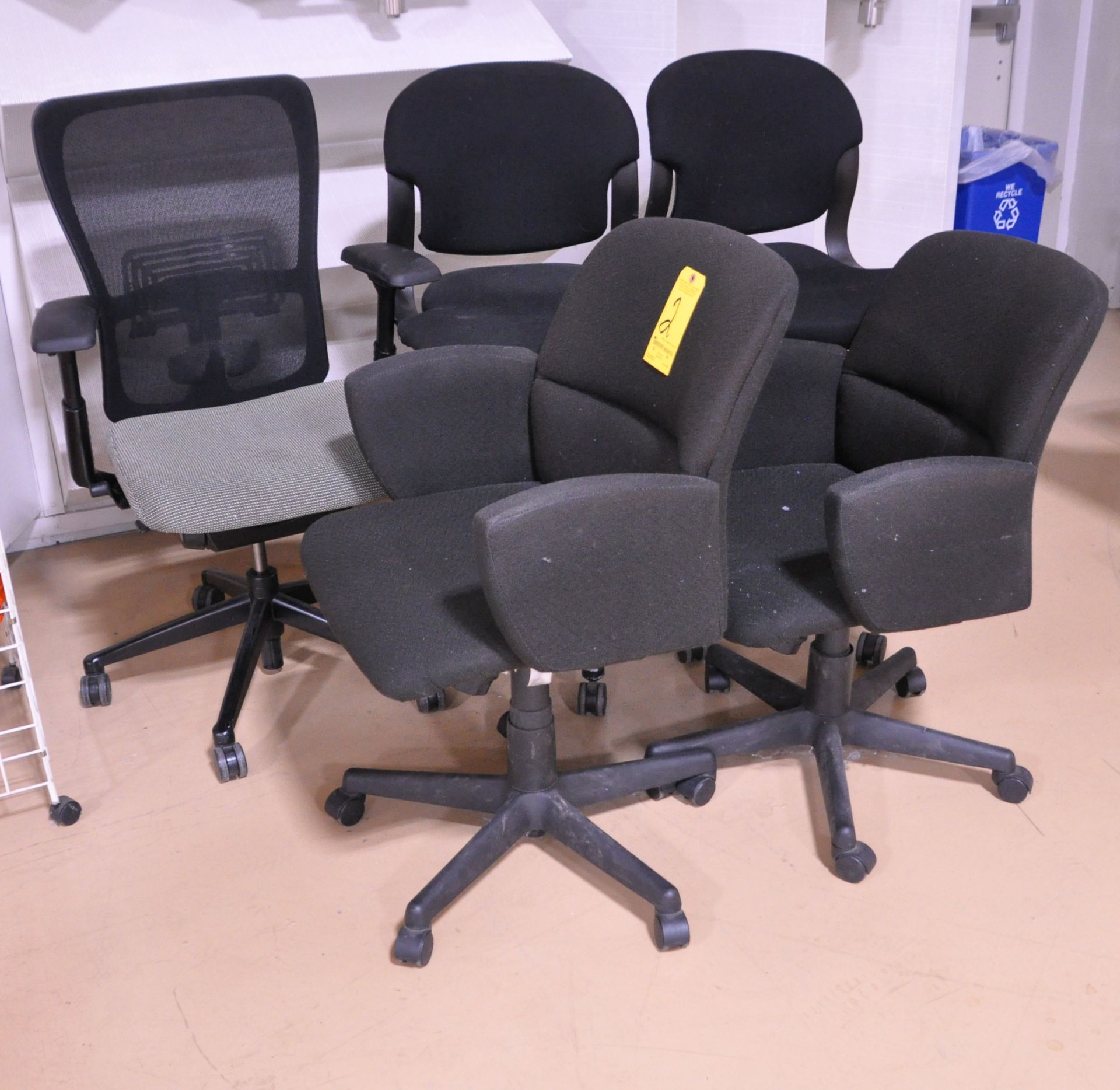 Lot-(5) Swivel Office Chairs
