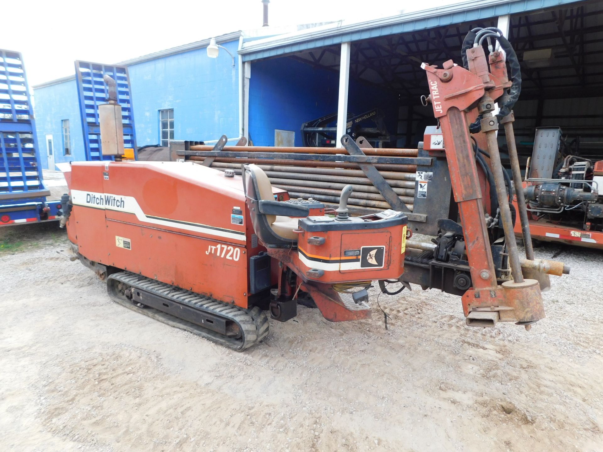 2000 Ditch Witch Model JT1720 Directional Drilling Machine, s/n 2T3518, Rod Box with 290' of Dirt