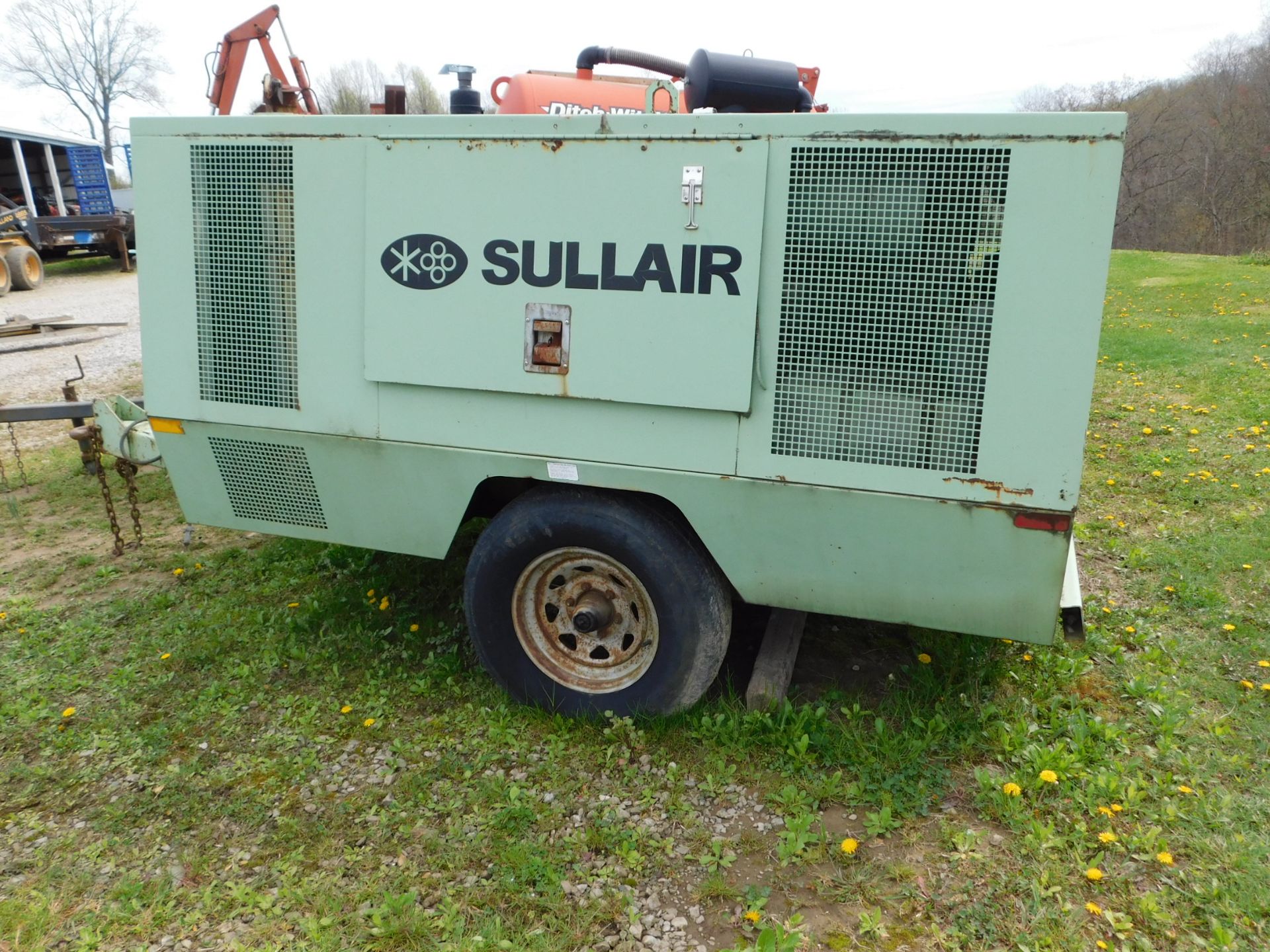 Sullair Model 375-DPQ-JD Diesel Powered Portable Air Compressor, s/n E04-116764, John Deere Diesel - Image 2 of 17