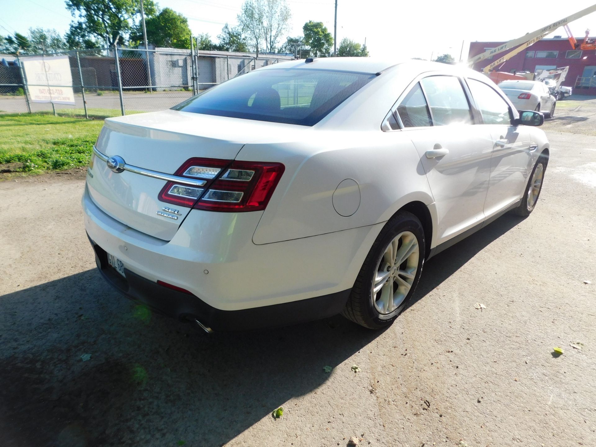 2015 Ford Taurus SEL 4-Door Sedan, vin 1FAHP2E80FG182717, Automatic Transmission, PW,PL,AC,Leather - Image 5 of 42